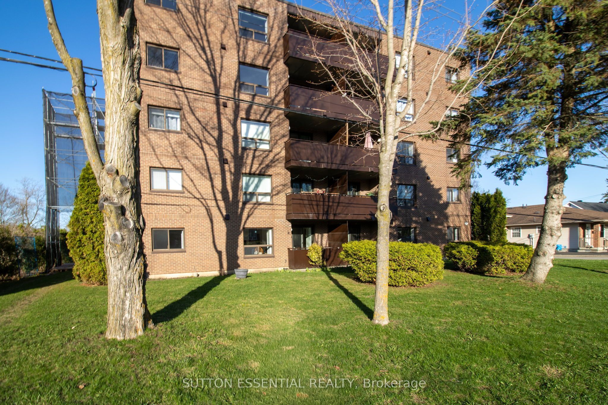 95 Windsor Drive 104, Brockville, ON K6V 3H7 photo 2