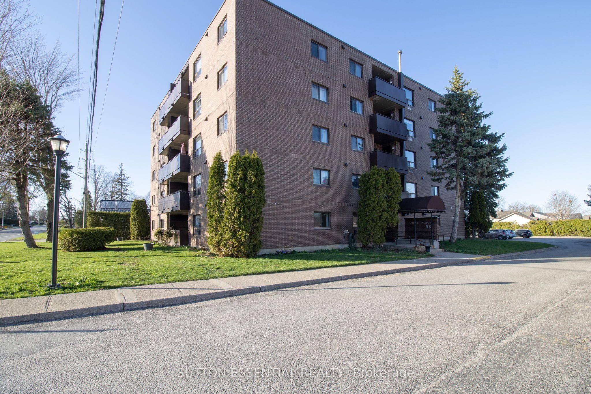 95 Windsor Drive 104, Brockville, ON K6V 3H7 photo 3
