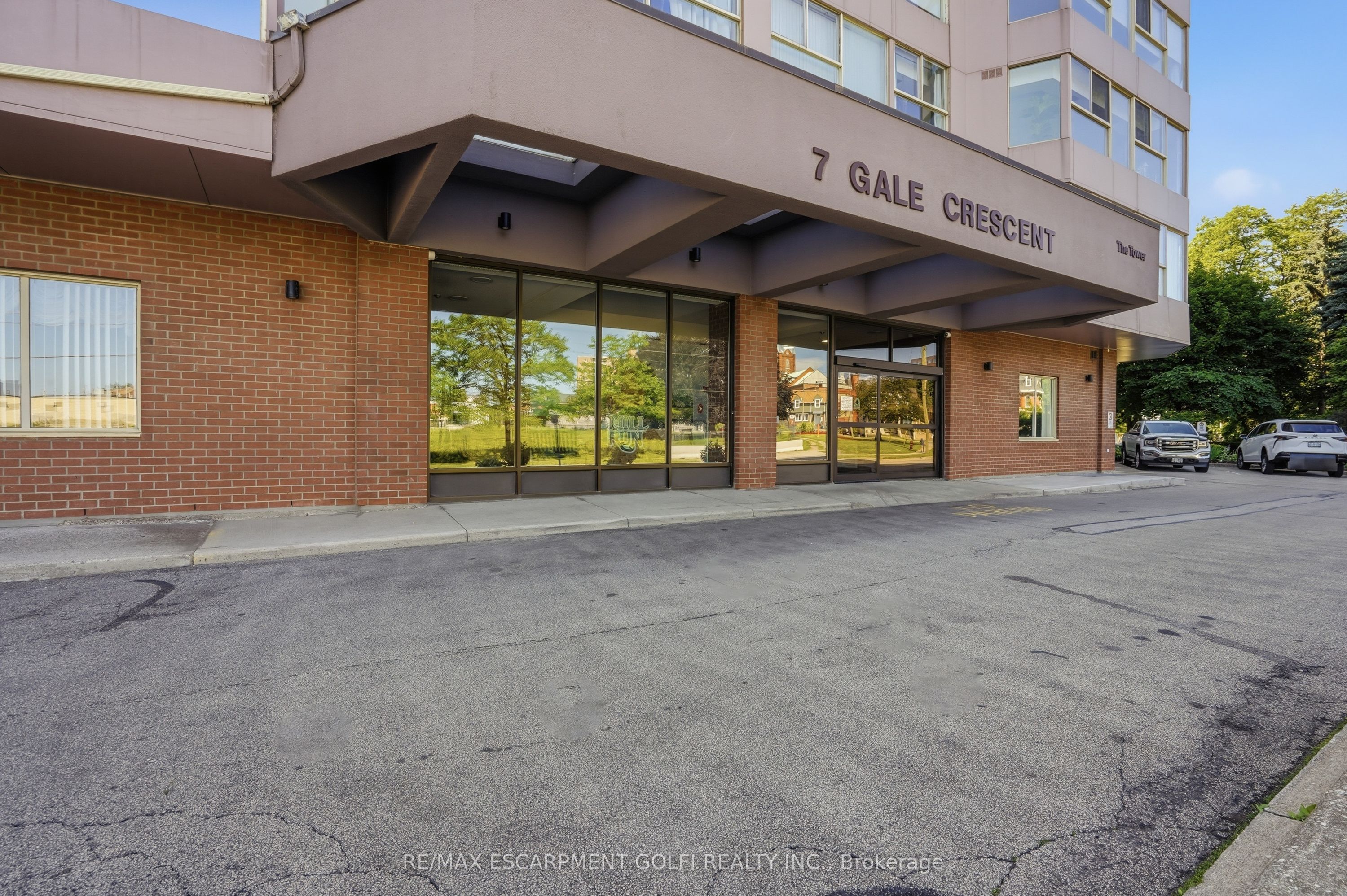 7 Gale Crescent B3, St. Catharines, ON L2M 7M8 photo 4