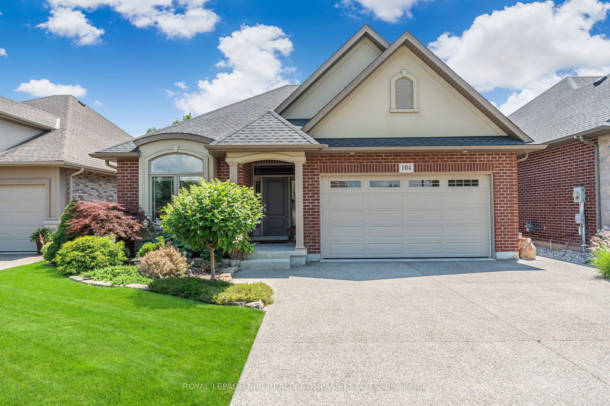 104 Brookhaven Court, Welland, ON L3C 0A4 photo 2