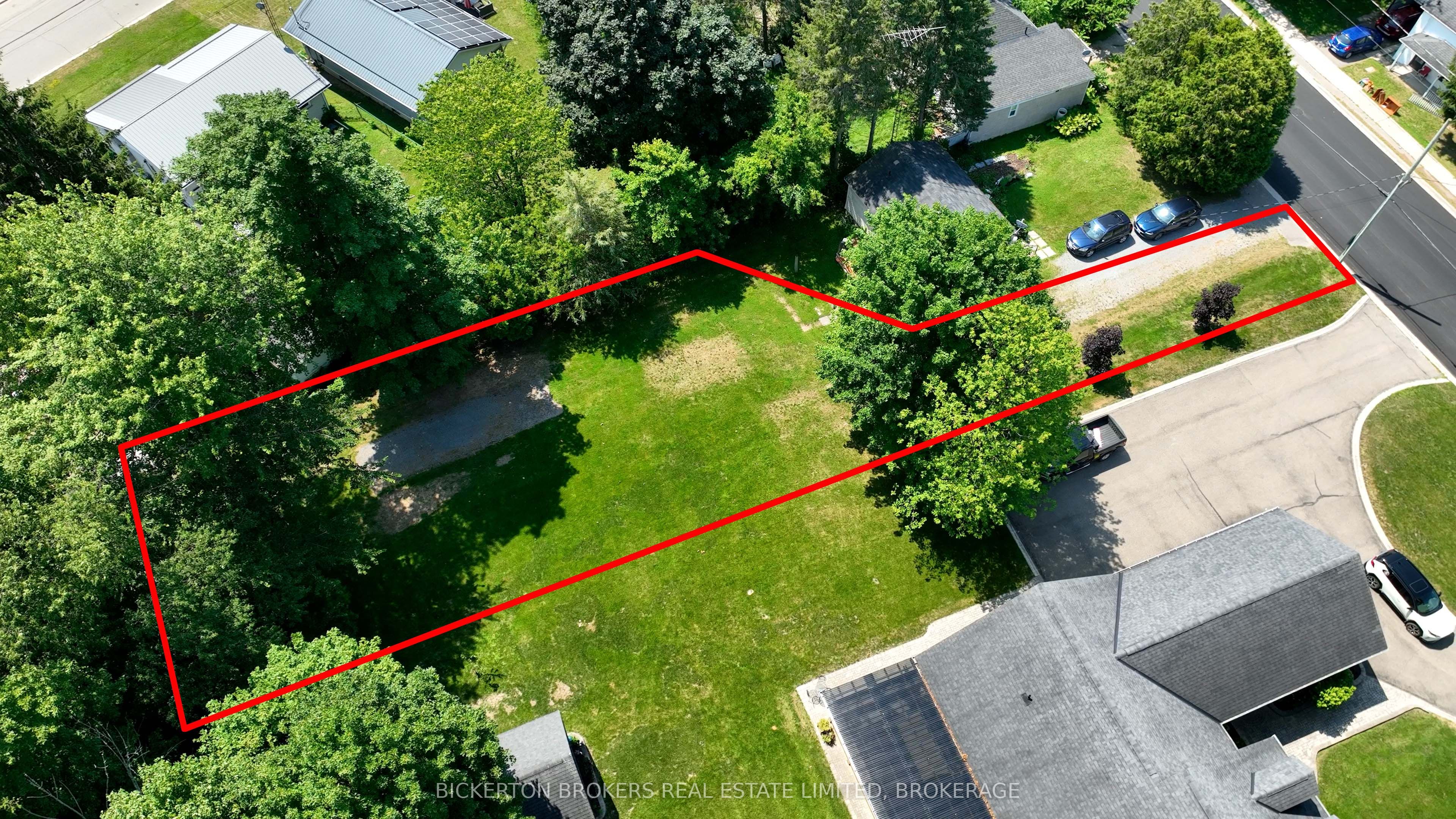 449 Charles Street N, Gananoque, ON K7G 1V8