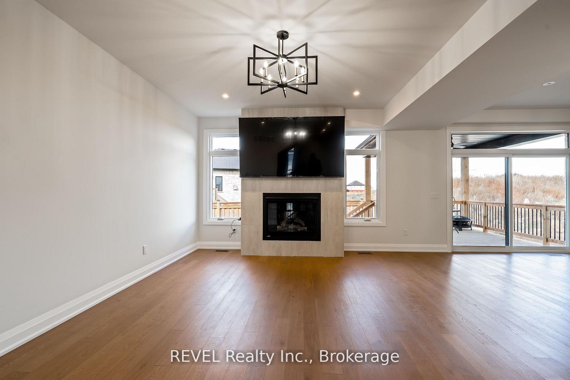 1186 UPPERS Lane, Thorold, ON L2V 0H1 photo 4