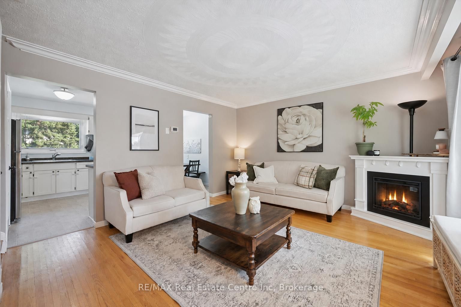 35 GOLFVIEW Road, Guelph, ON N1E 1A5 photo 3