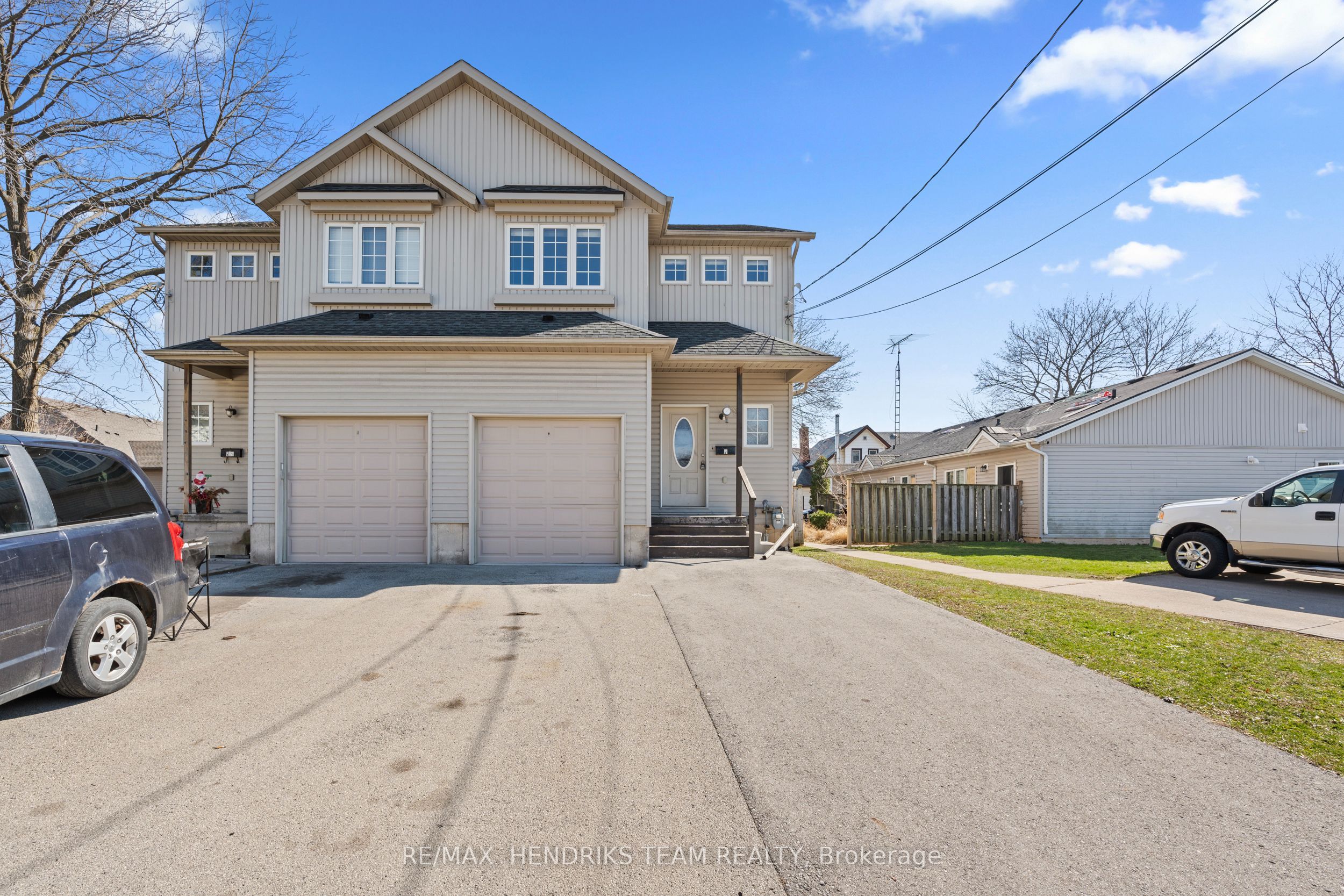 2 Townline Road E, Thorold, ON L2V 2C3 photo 3