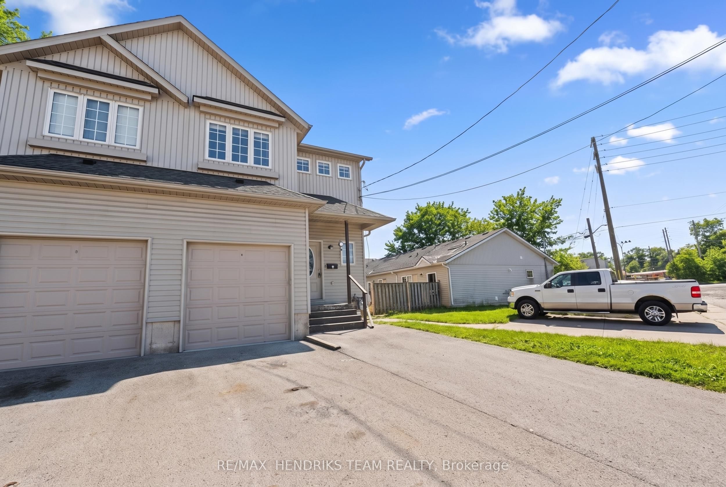 2 Townline Road E, Thorold, ON L2V 2C3 photo 5