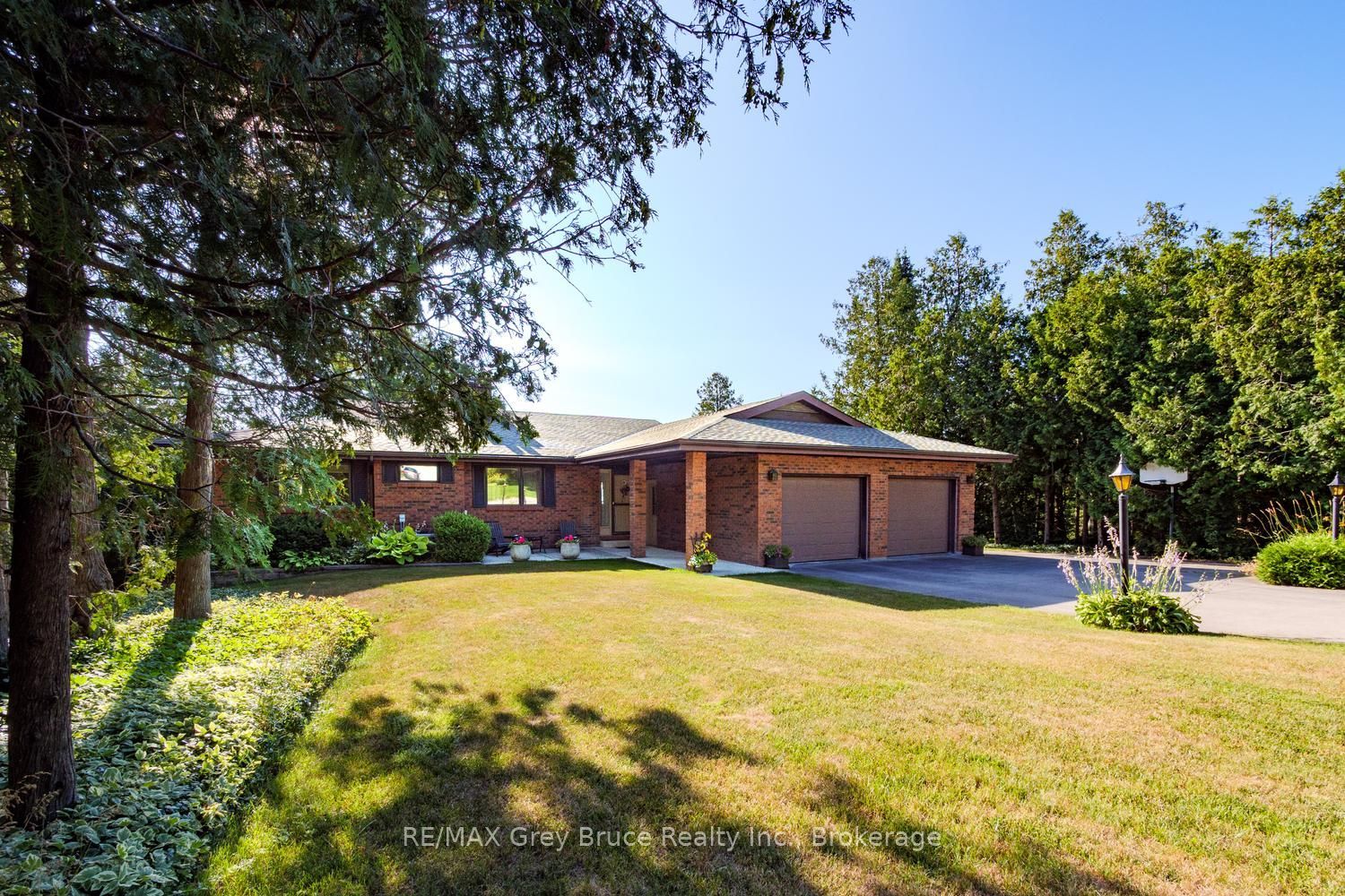 491 Balmy Beach Road, Georgian Bluffs, ON N4K 5N4