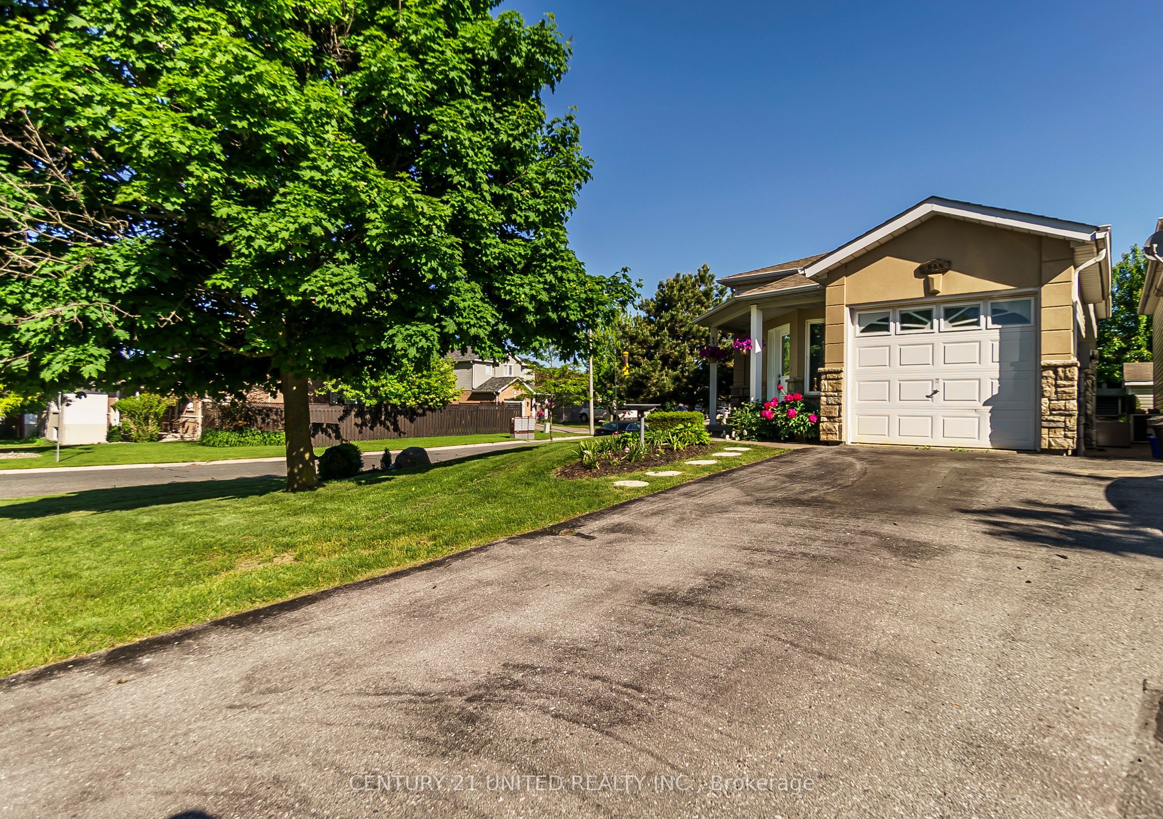 626 Trailview Drive, Peterborough, ON K9J 8P3 photo 2