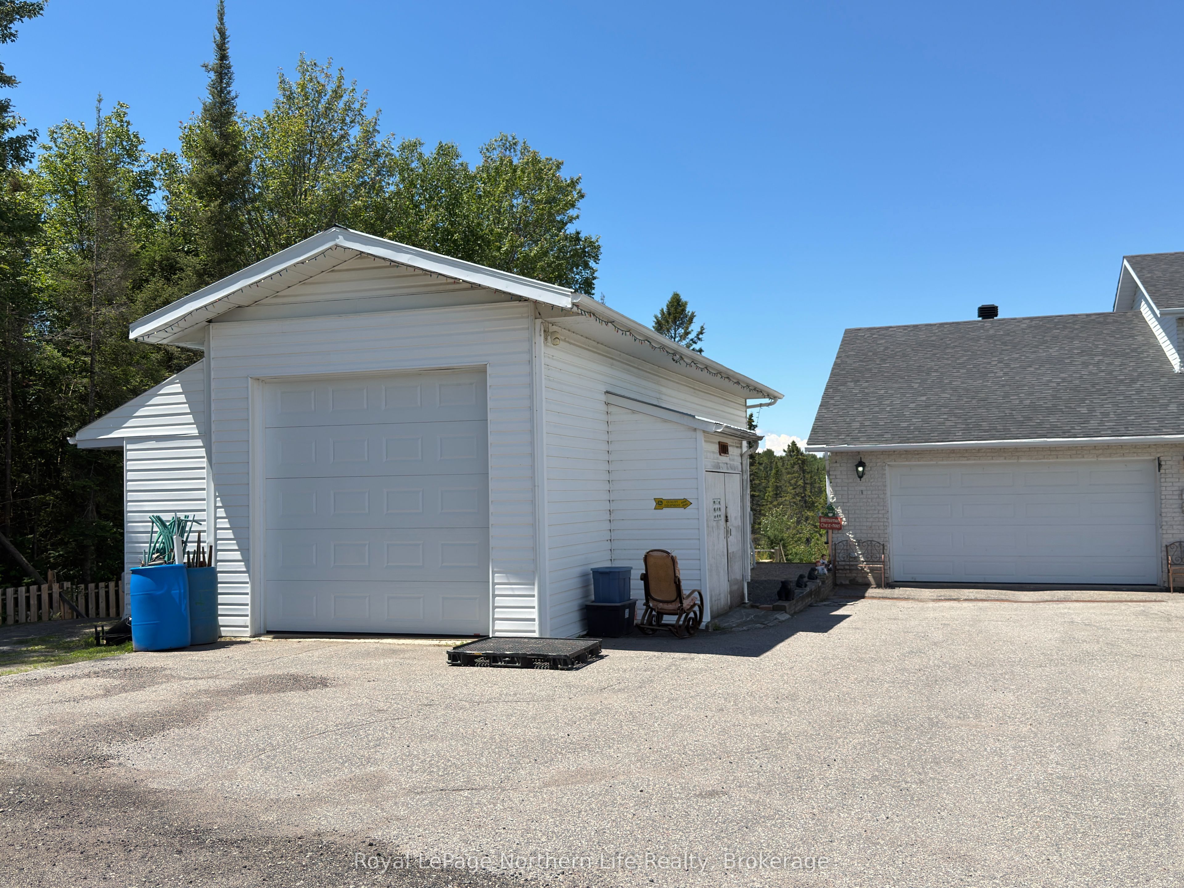 3235 Highway 11, North Bay, ON P1B 8G3 photo 3