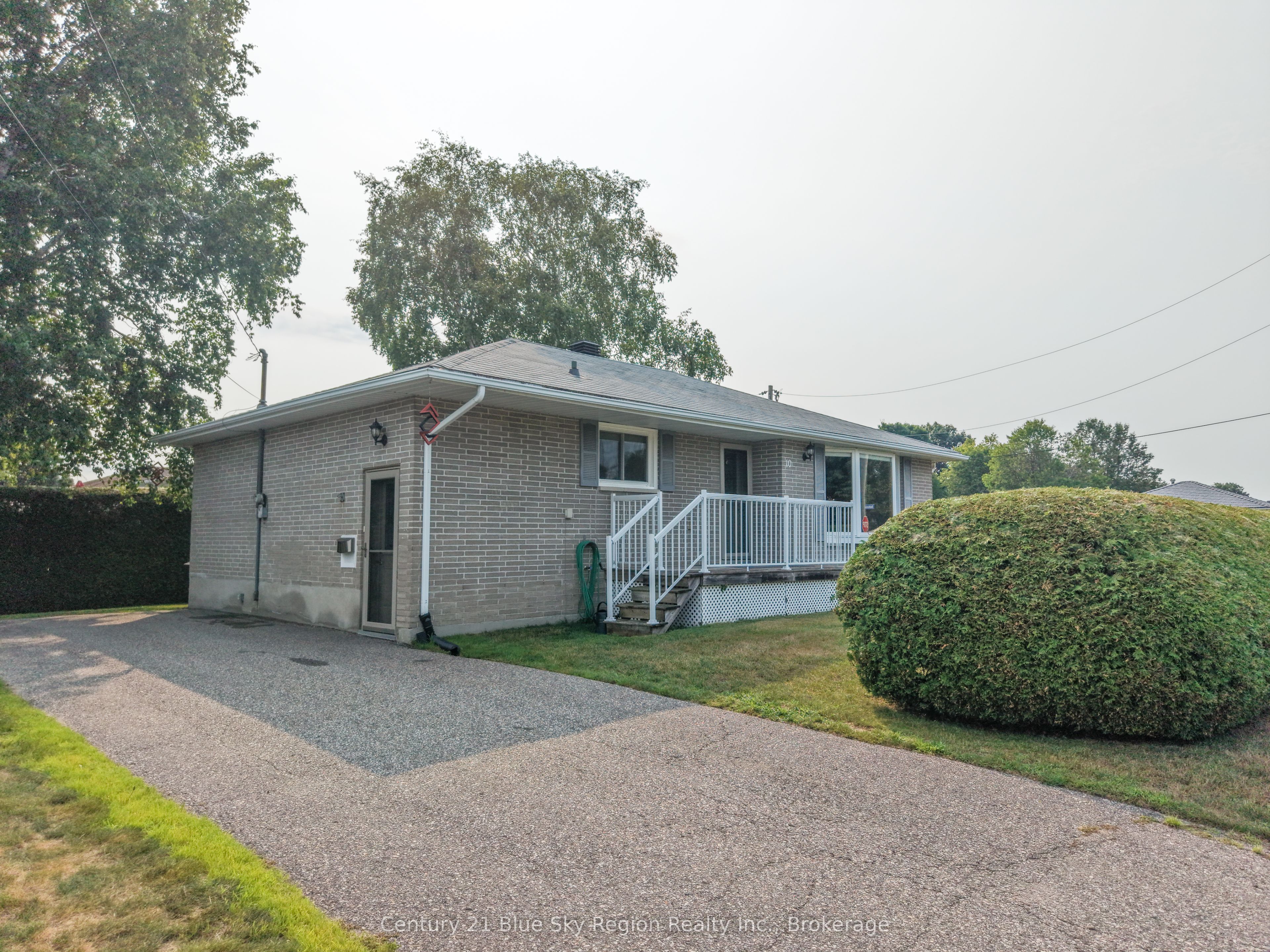 10 Strathcona Drive, North Bay, ON P1A 2M7