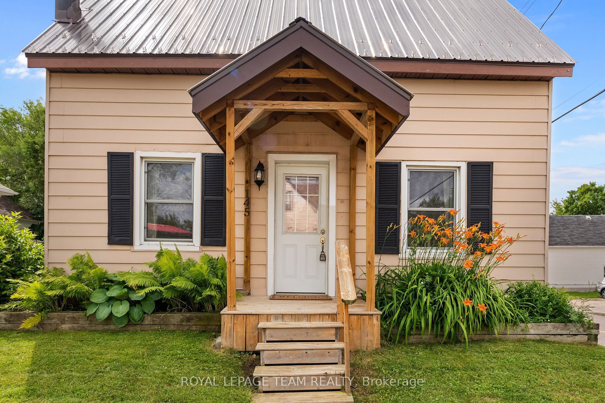 145 Munroe Avenue W, Renfrew, ON K7V 3L2 photo 4