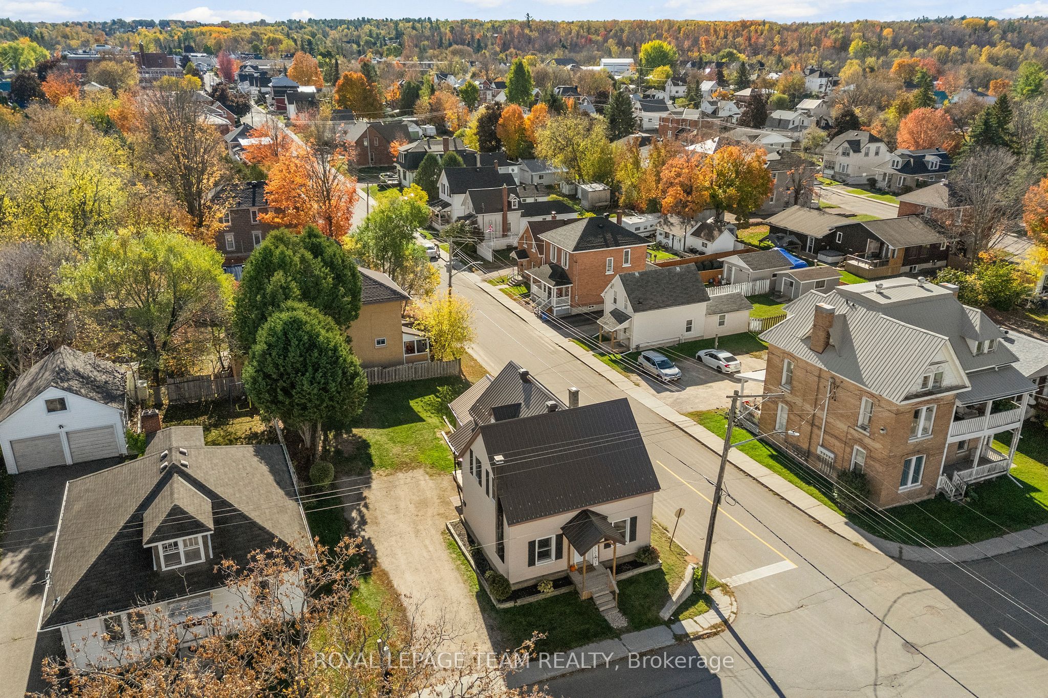 145 Munroe Avenue W, Renfrew, ON K7V 3L2 photo 5