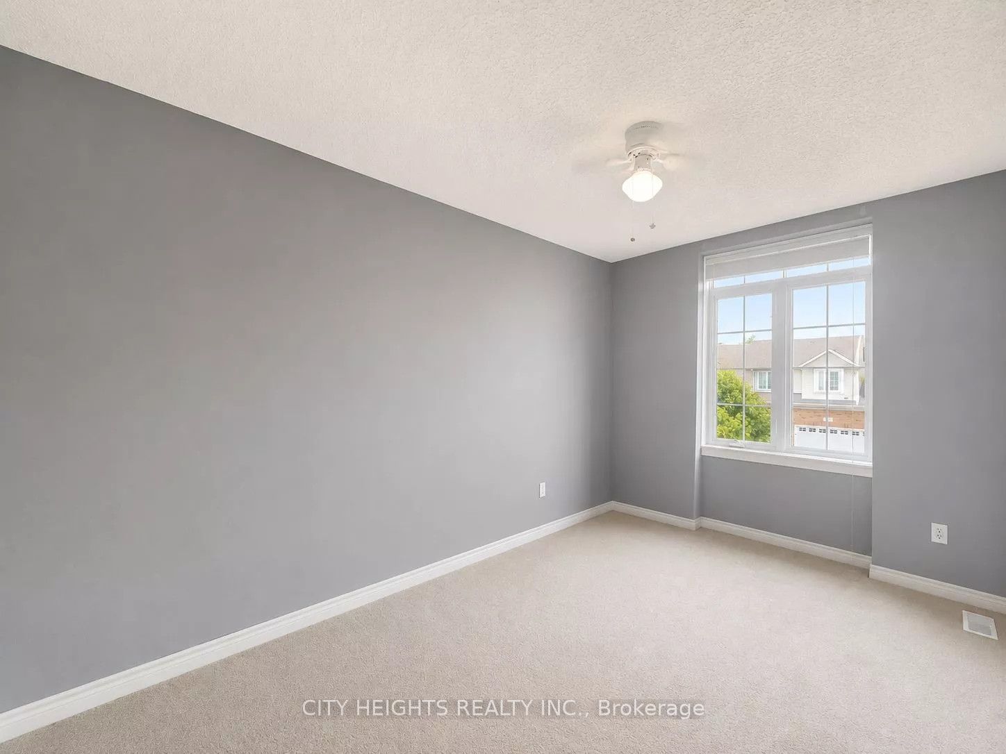 555 Grasslands Court, Cambridge, ON N2V 2R5 photo 3