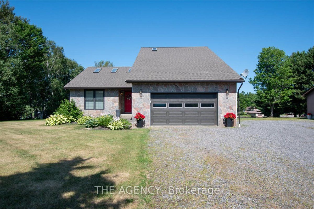 411 Champagne Road, West Nipissing, ON P2B 2L9 photo 2