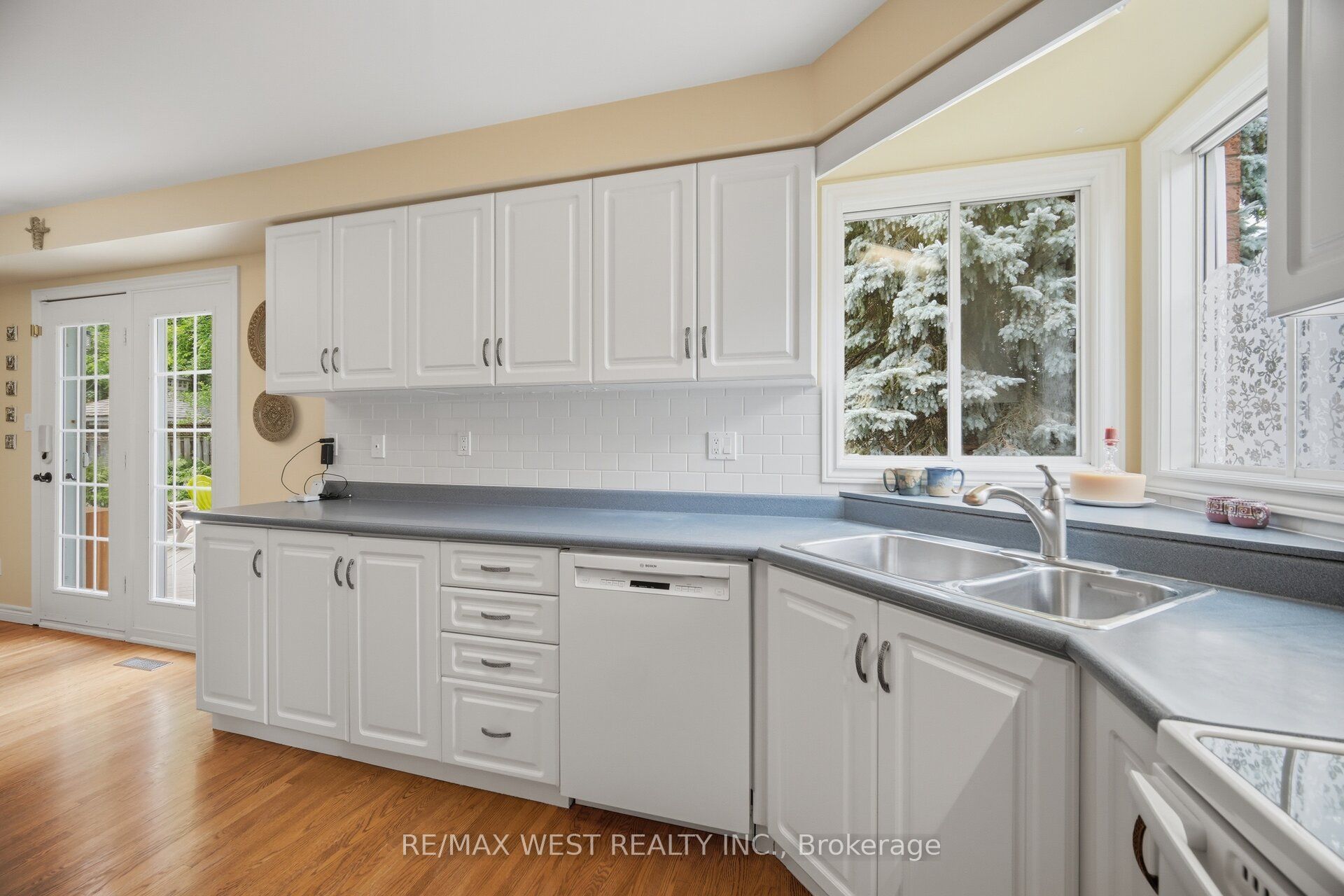 27 Norma Crescent, Hamilton, ON L9G 4V8 photo 4