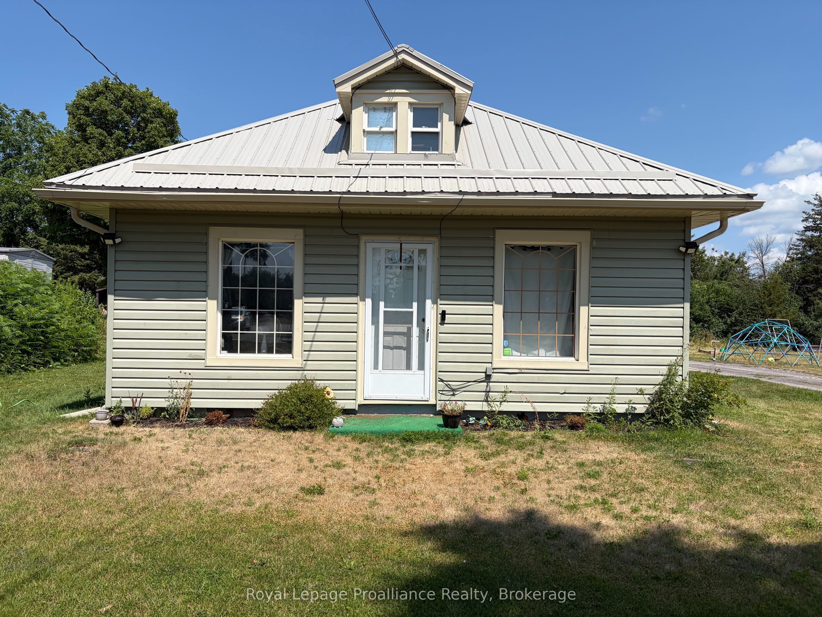 16 Huffman Road, Quinte West, ON K0K 2C0