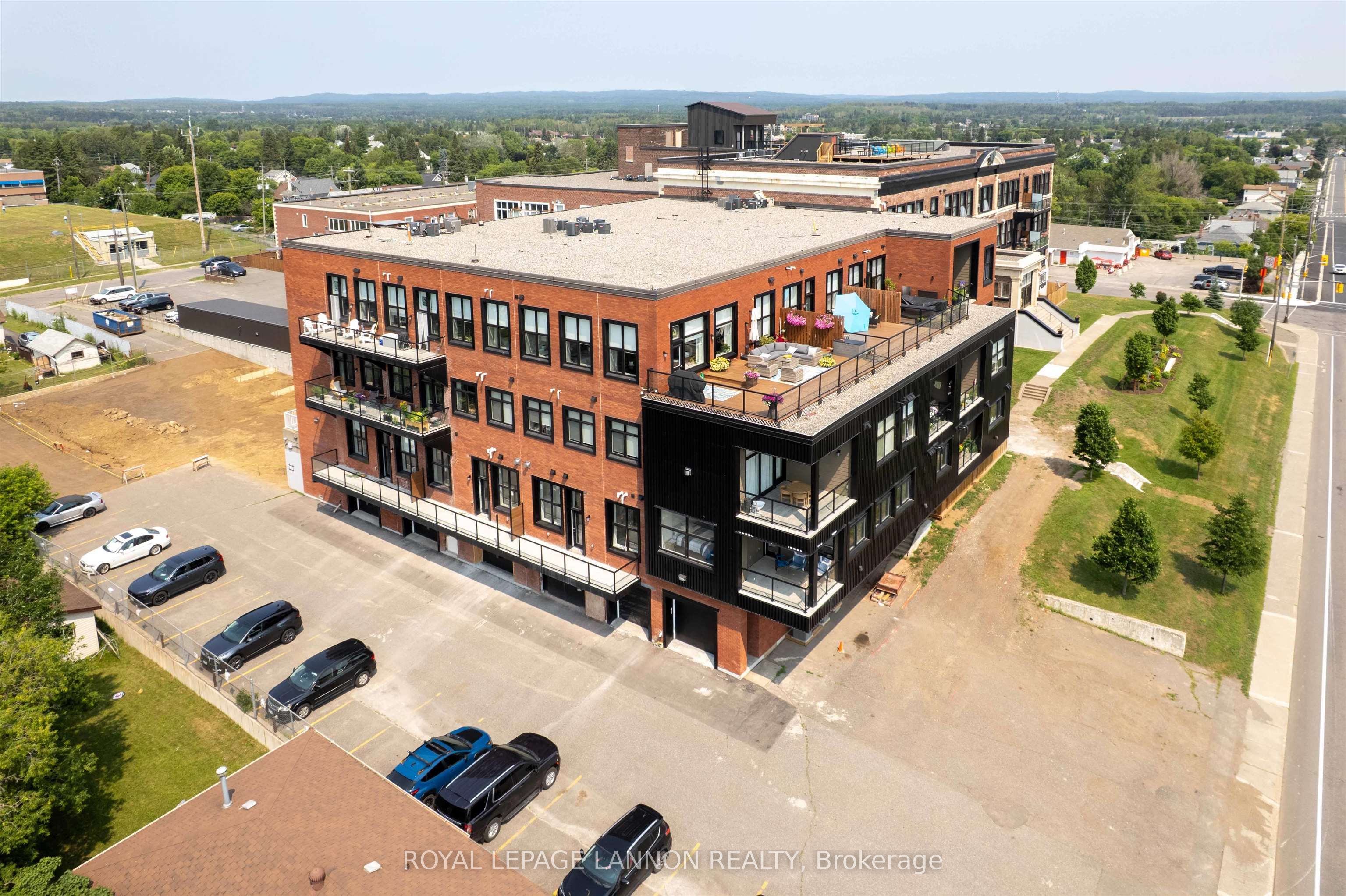96 High Street N 3414, Thunder Bay, ON P7A 5R3 photo 3