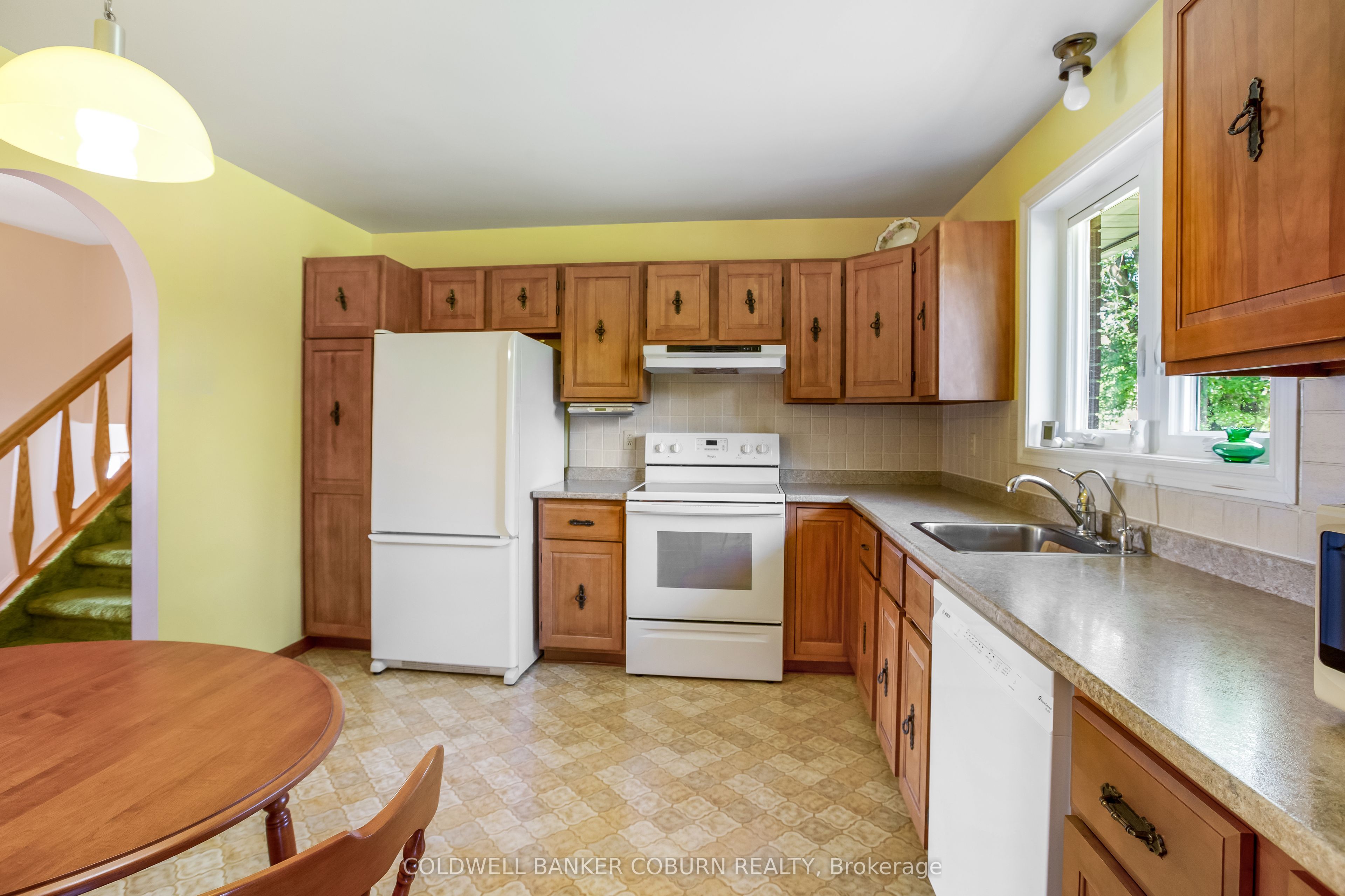 12169 Lakeshore Drive, South Dundas, ON K0C 1X0 photo 4