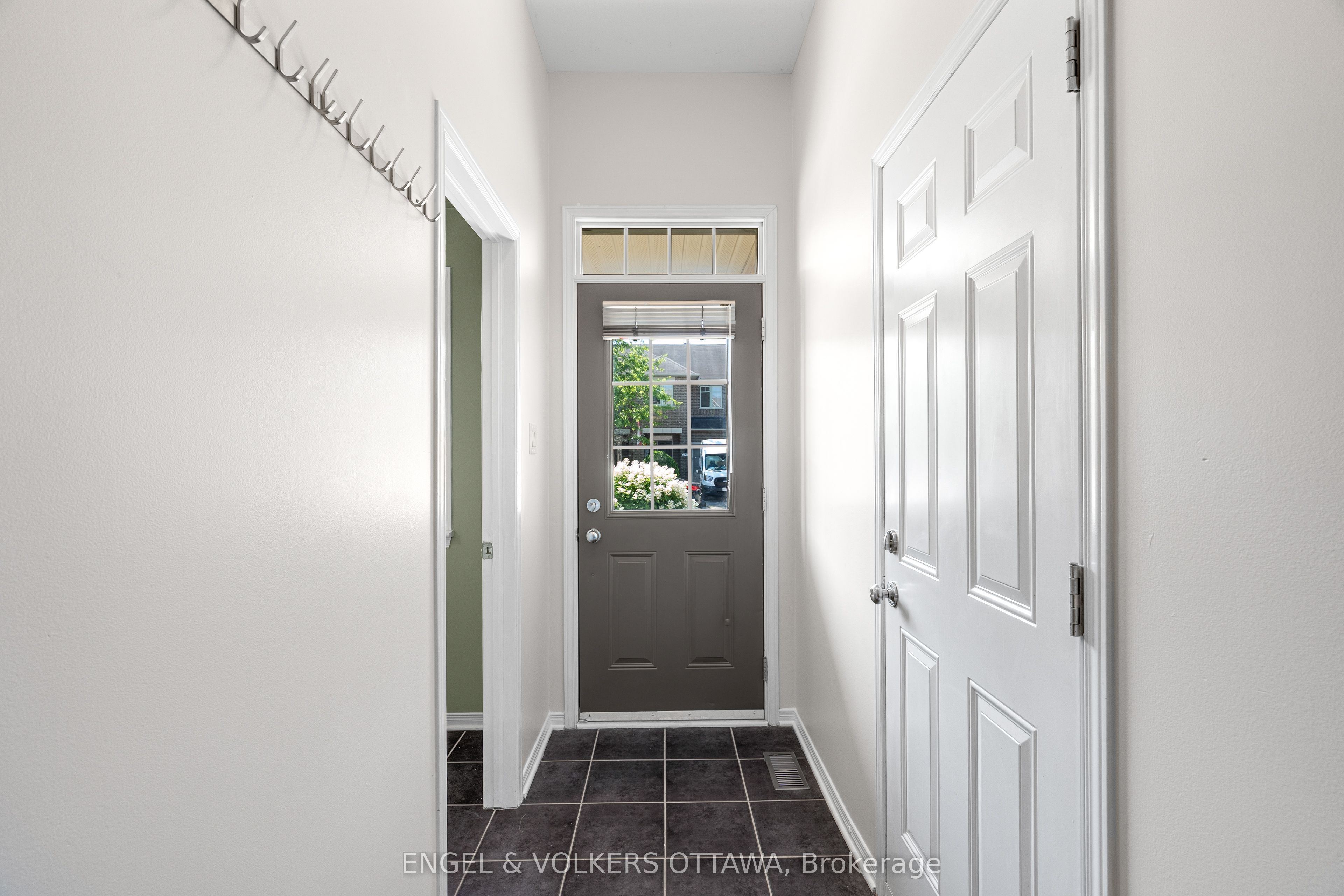 729 Nakina Way, Blossom Park - Airport and Area, ON K1V 2H9 photo 5