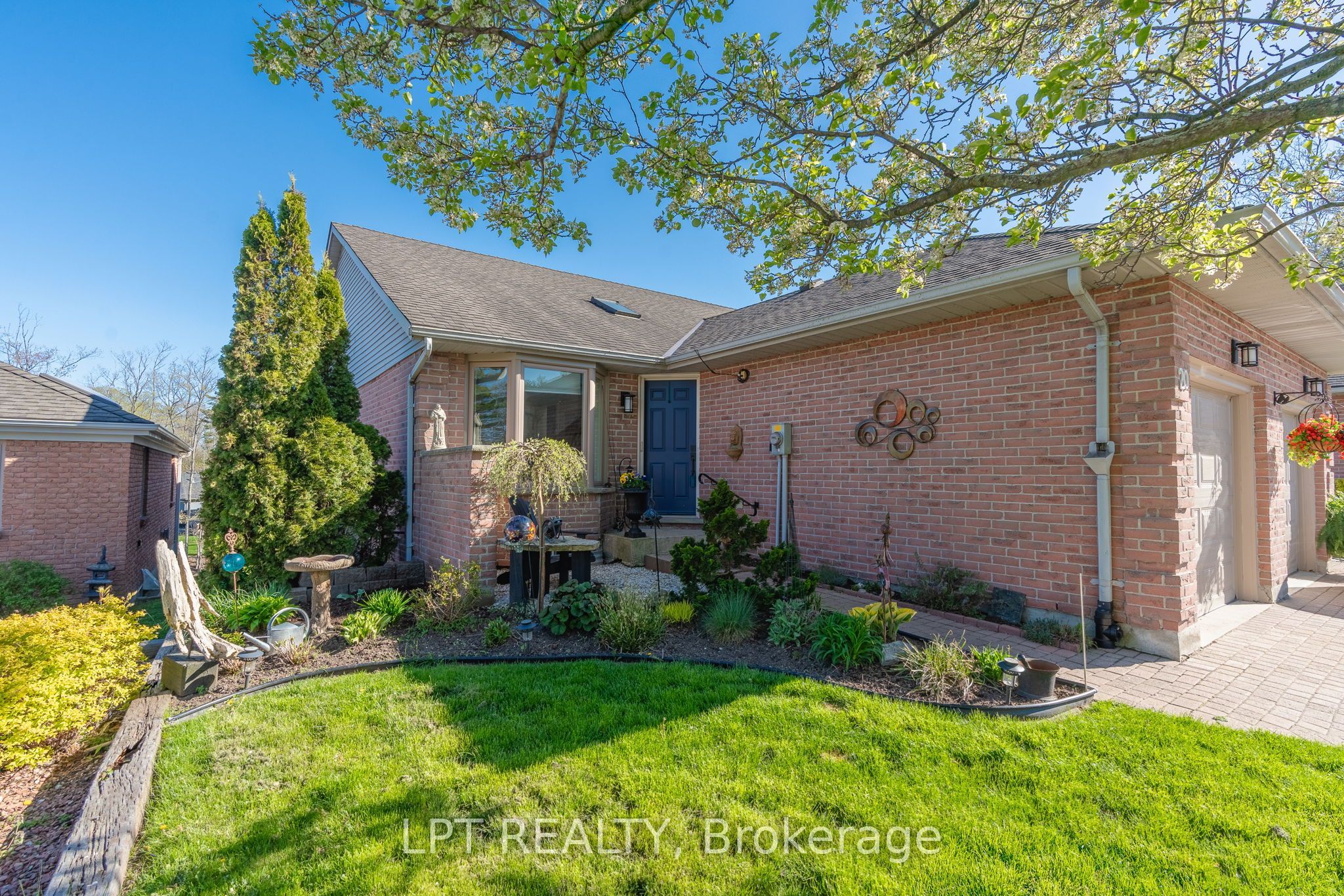 90 Ontario St Street S 20, Lambton Shores, ON N0M 1T0