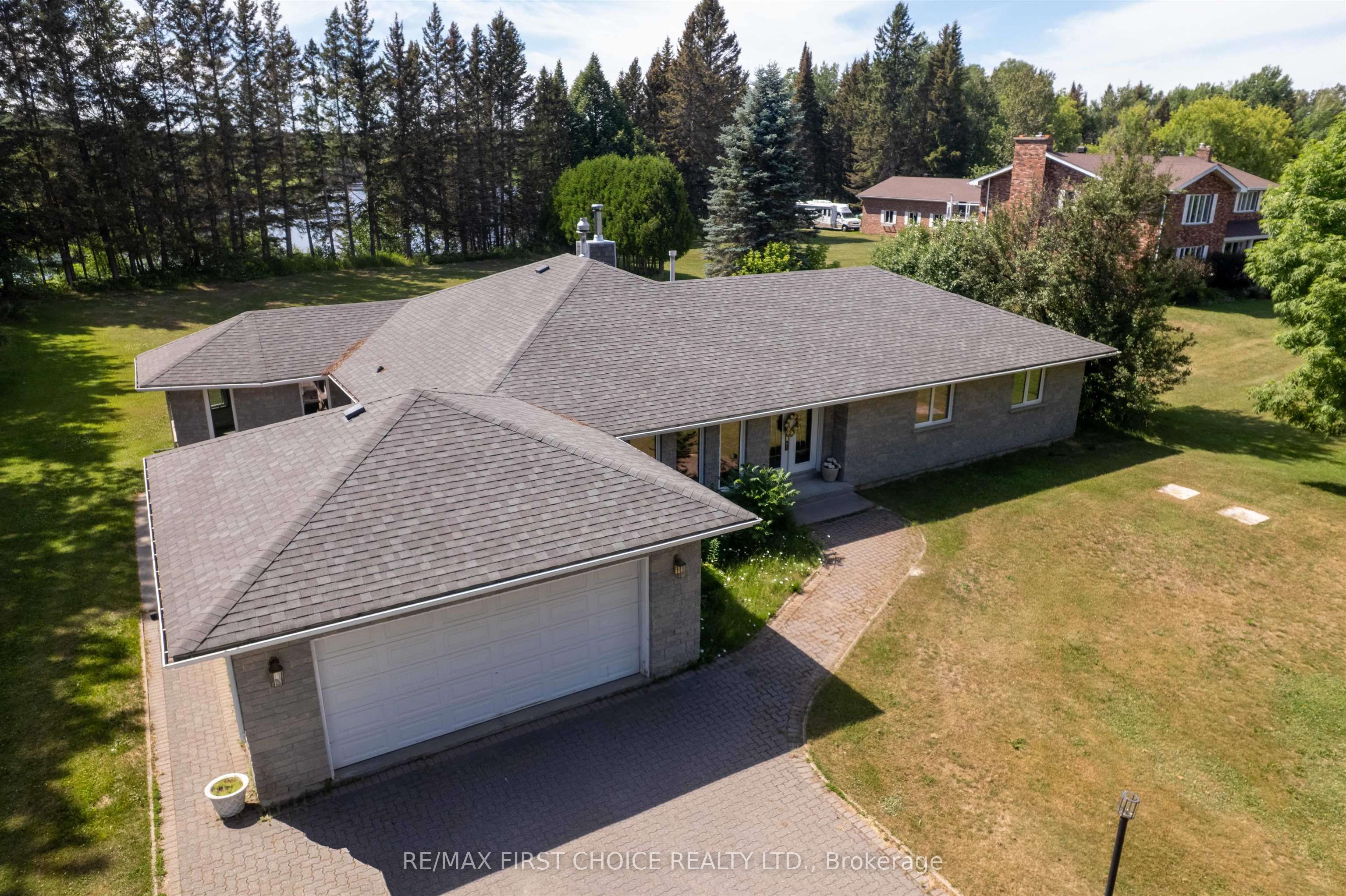 1155 Victor Street S, Thunder Bay, ON P7K 1N6 photo 2
