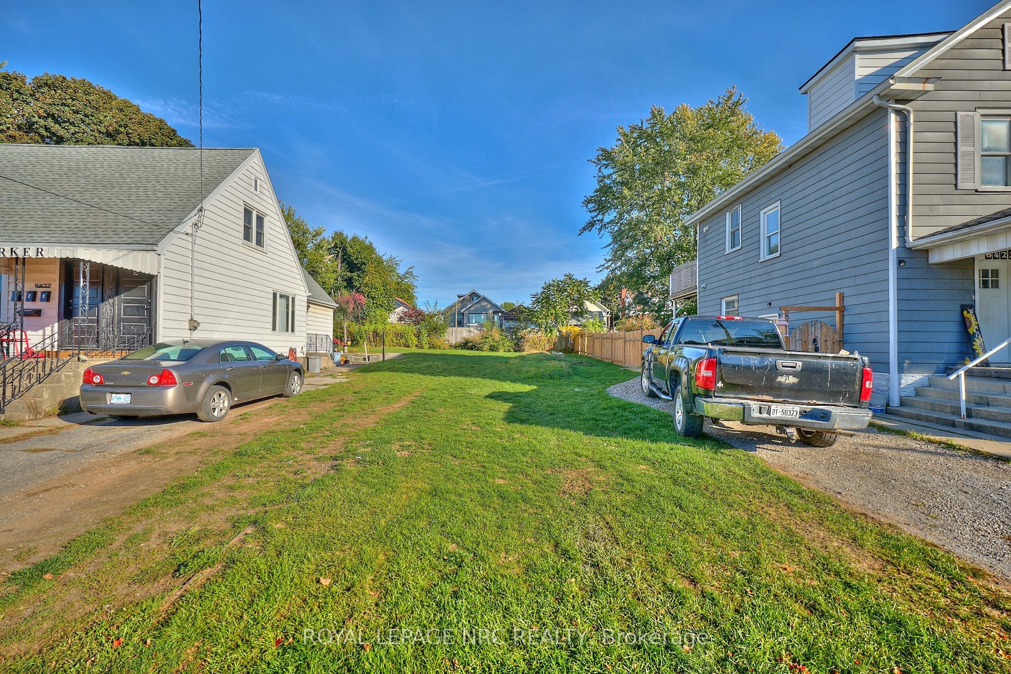 6437 Barker Street, Niagara Falls, ON L2G 1Y6 photo 2