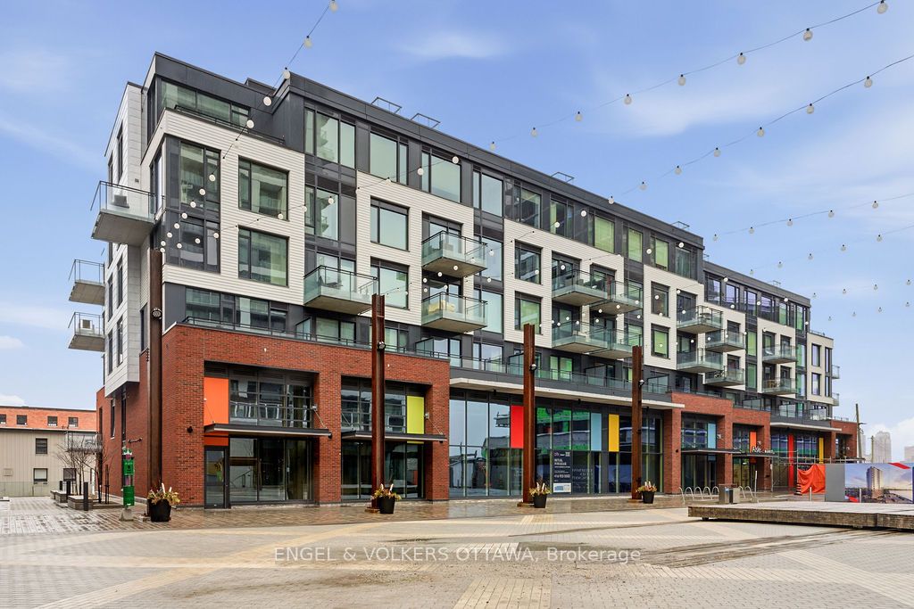 320 Miwate Private 601, West Centre Town, ON K1R 0E1