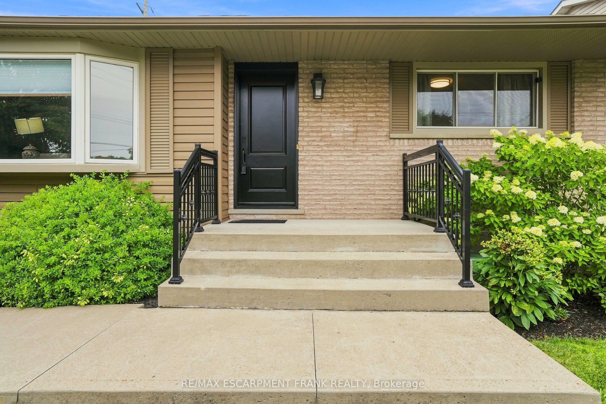 1008 Garth Street, Hamilton, ON L9C 4L6 photo 3
