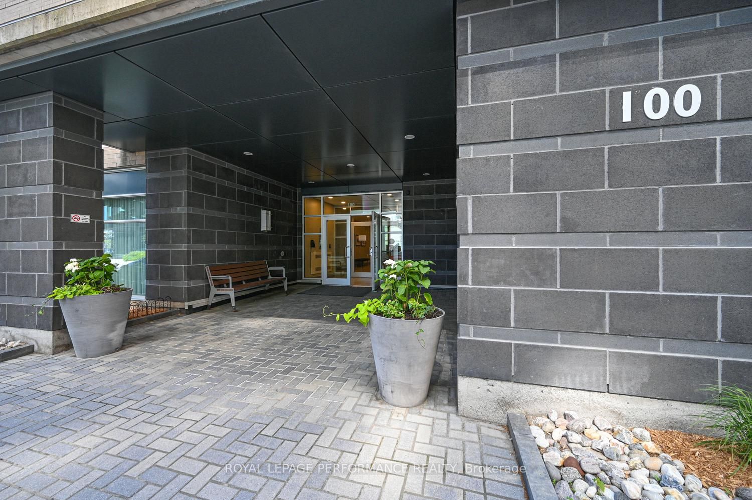 100 Champagne Avenue S 903, Dows Lake - Civic Hospital and Area, ON K1S 4P4 photo 4