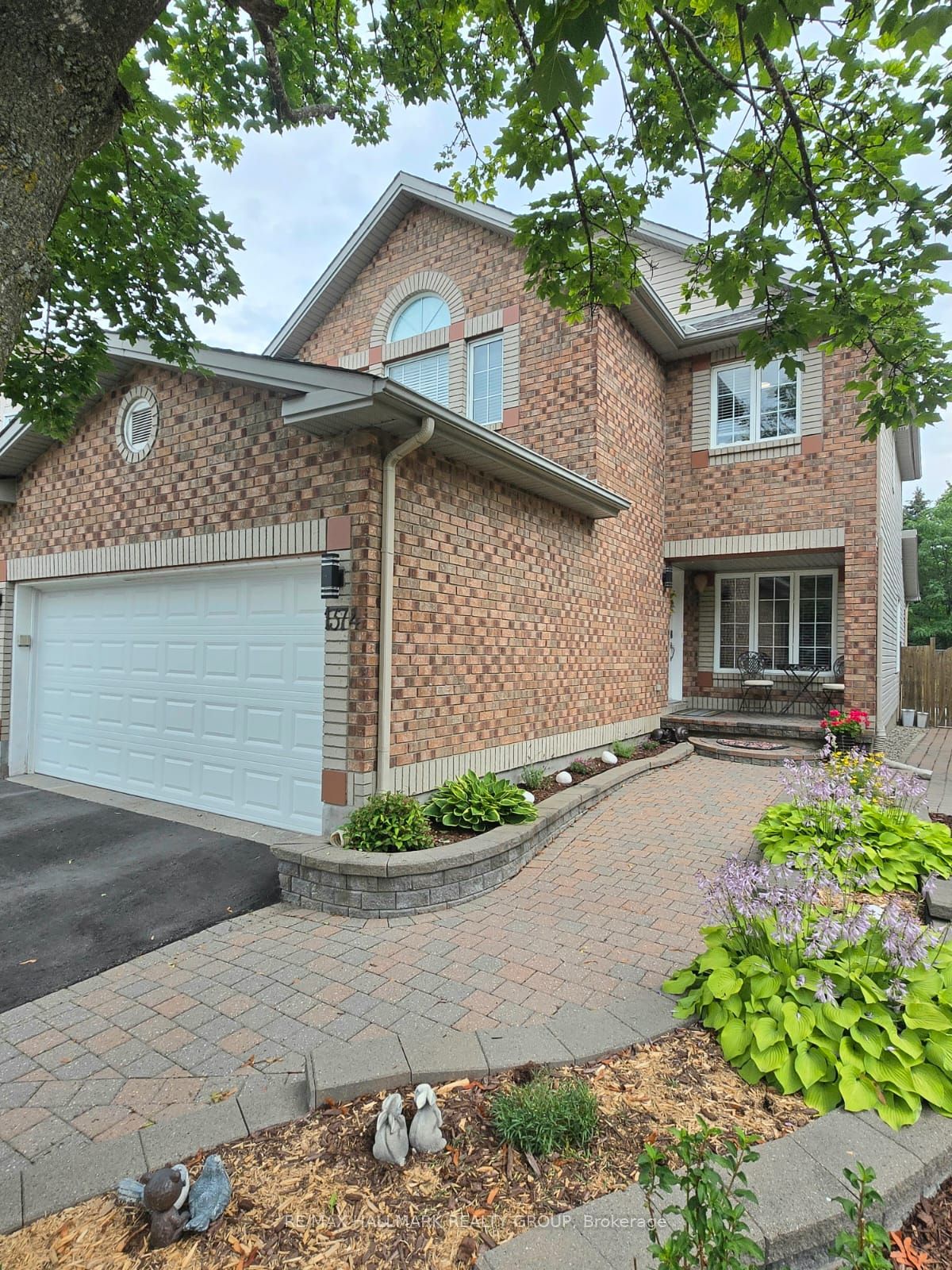 1374 Chicory Place, Cyrville - Carson Grove - Pineview, ON K1J 1E7 photo 2