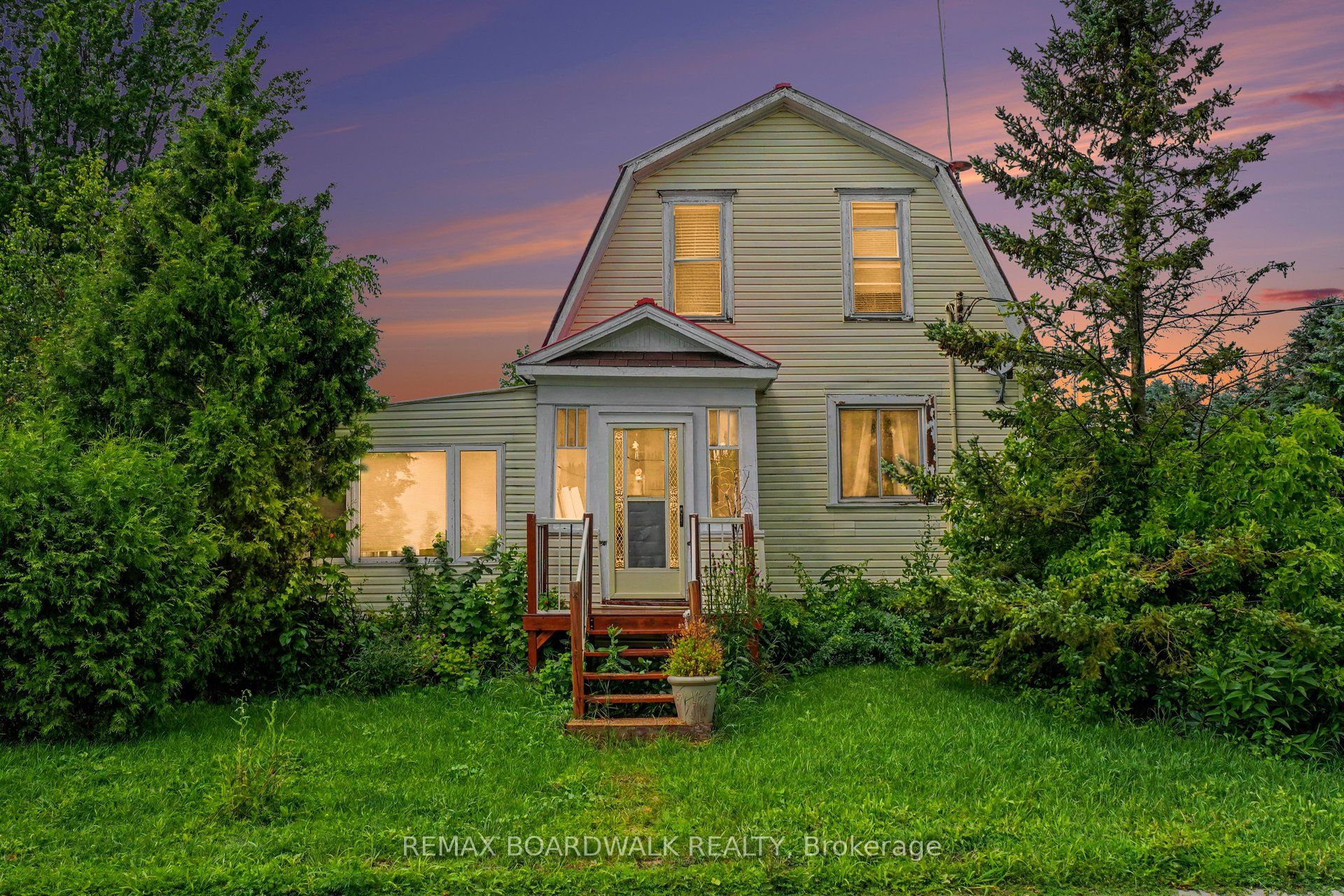 11049 Gilmour Road, South Dundas, ON K0E 1C0