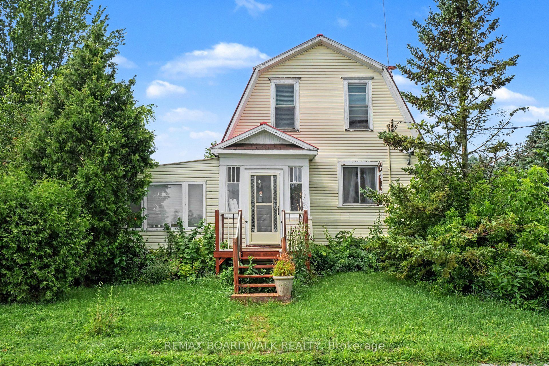 11049 Gilmour Road, South Dundas, ON K0E 1C0 photo 2