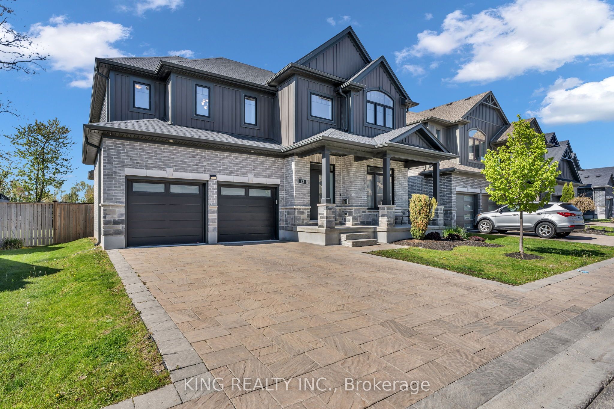 1061 Eagletrace Drive 33, London North, ON N6G 0T3