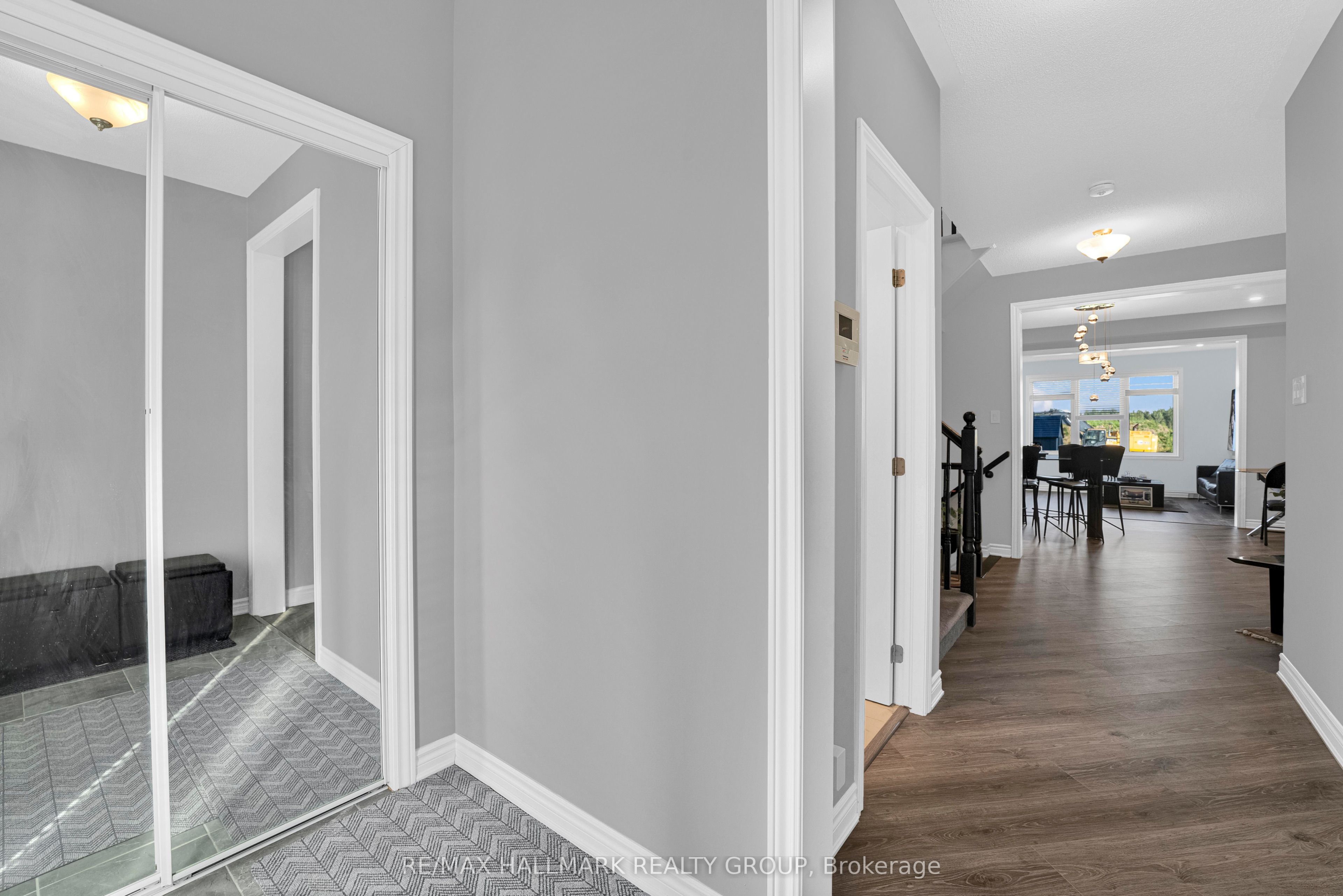 305 Sweetclover Way, Orleans - Cumberland and Area, ON K4A 1E6 photo 3