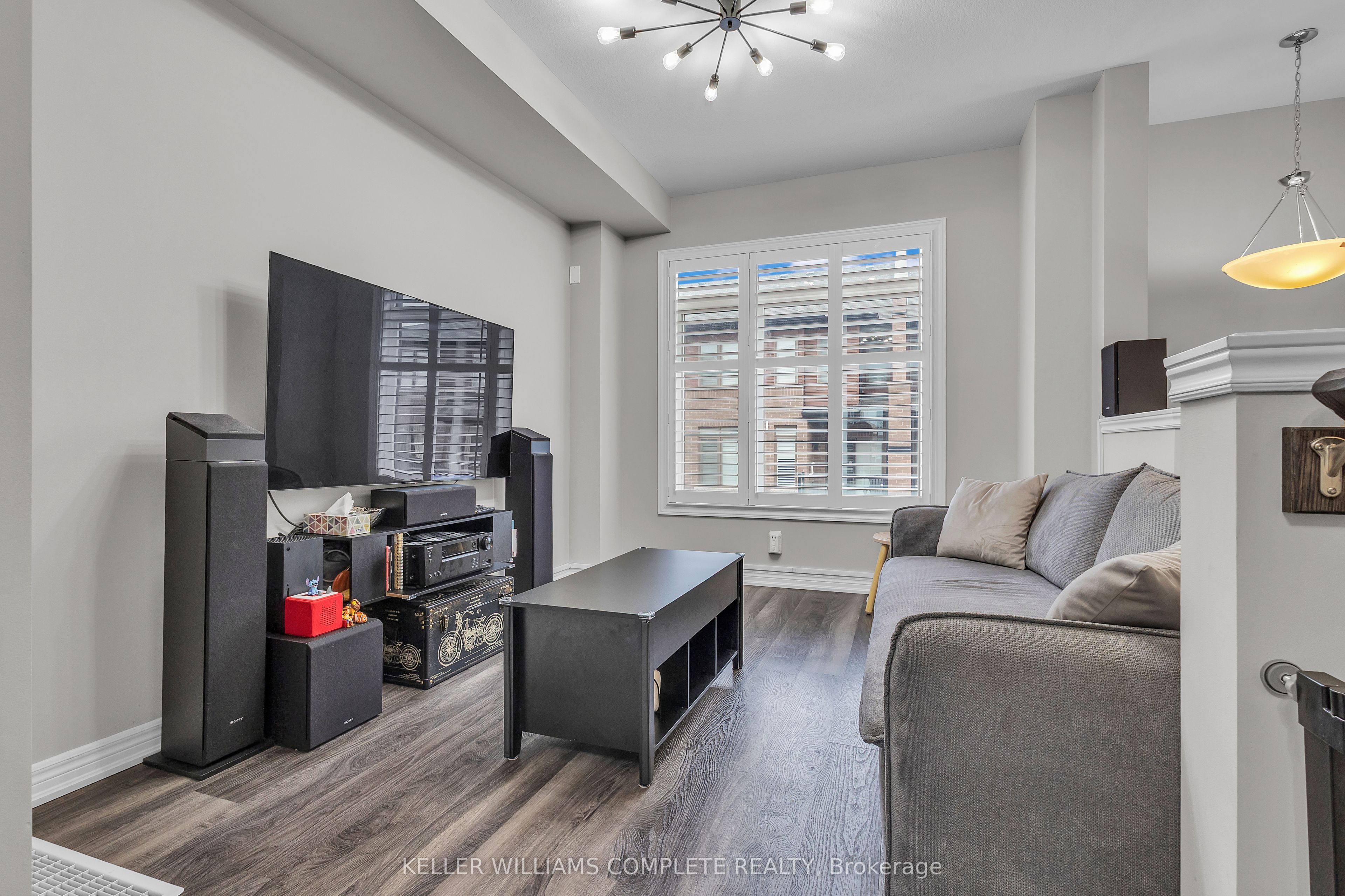 575 Woodward Avenue 116, Hamilton, ON L8H 0B3 photo 2