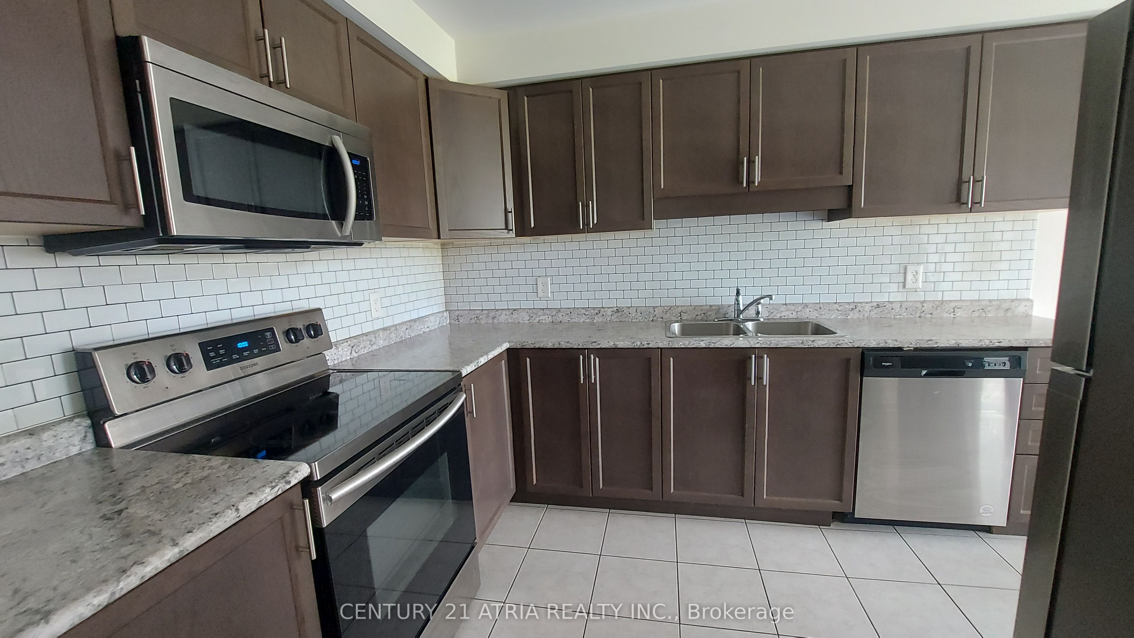 422 Krotz Street W, North Perth, ON N4W 0J4 photo 4