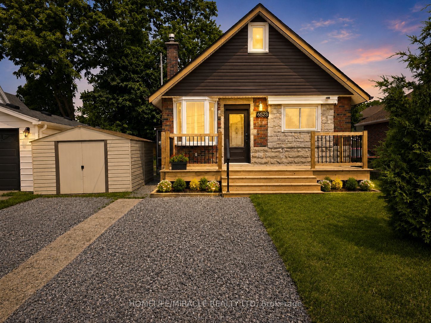 6523 Barker Street Main, Niagara Falls, ON L2G 1Y6 photo 2