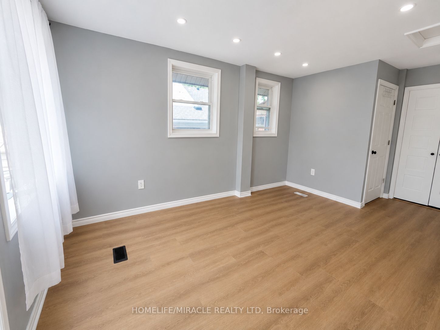 6523 Barker Street Main, Niagara Falls, ON L2G 1Y6 photo 5
