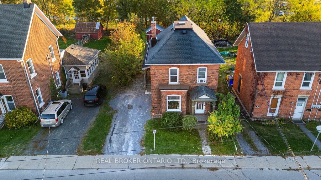 88 Moore Street, Carleton Place, ON K7C 2R2 photo 2