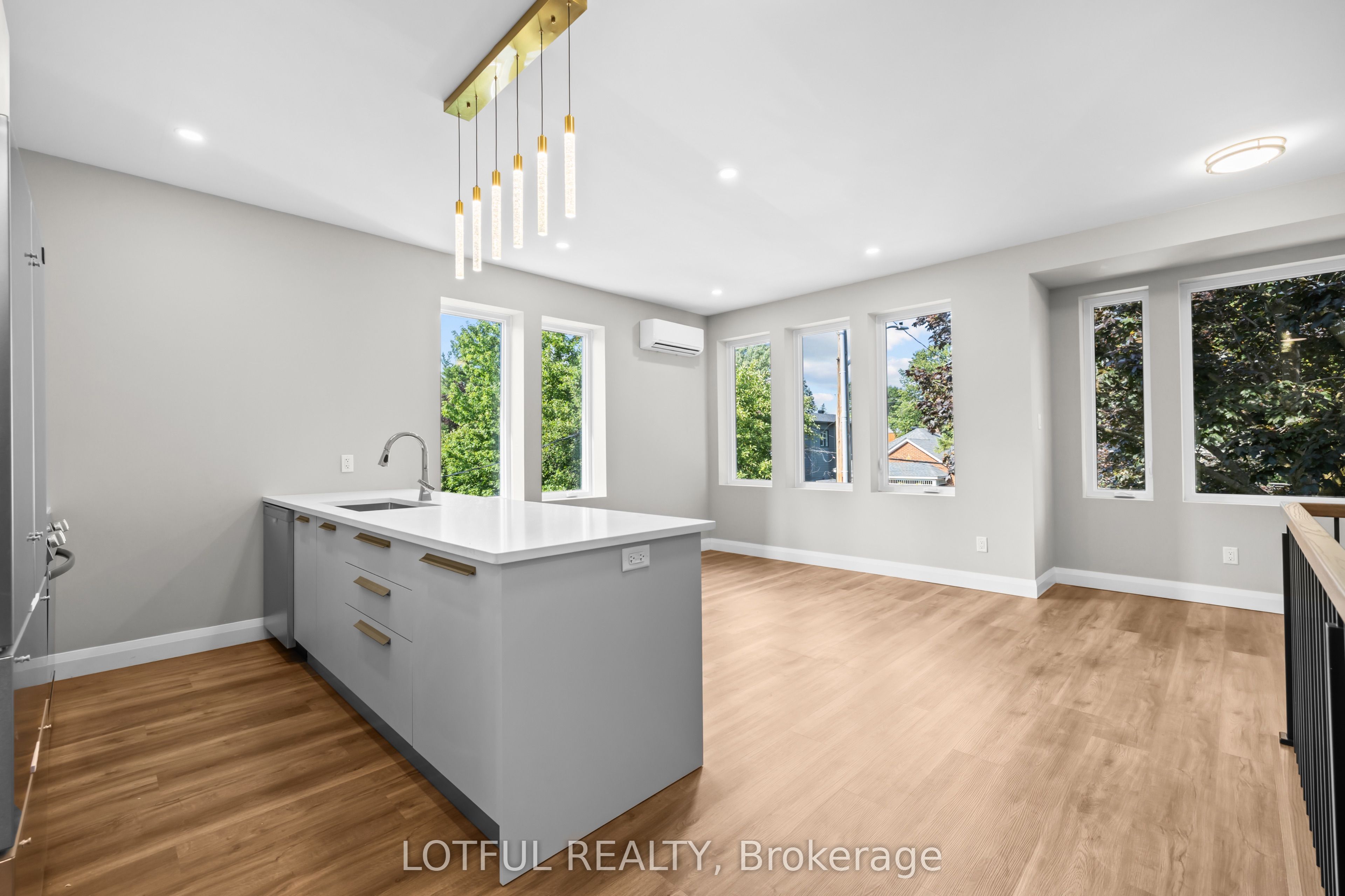 516 Tweedsmuir Avenue D, Westboro - Hampton Park, ON K1Z 5N9 photo 5