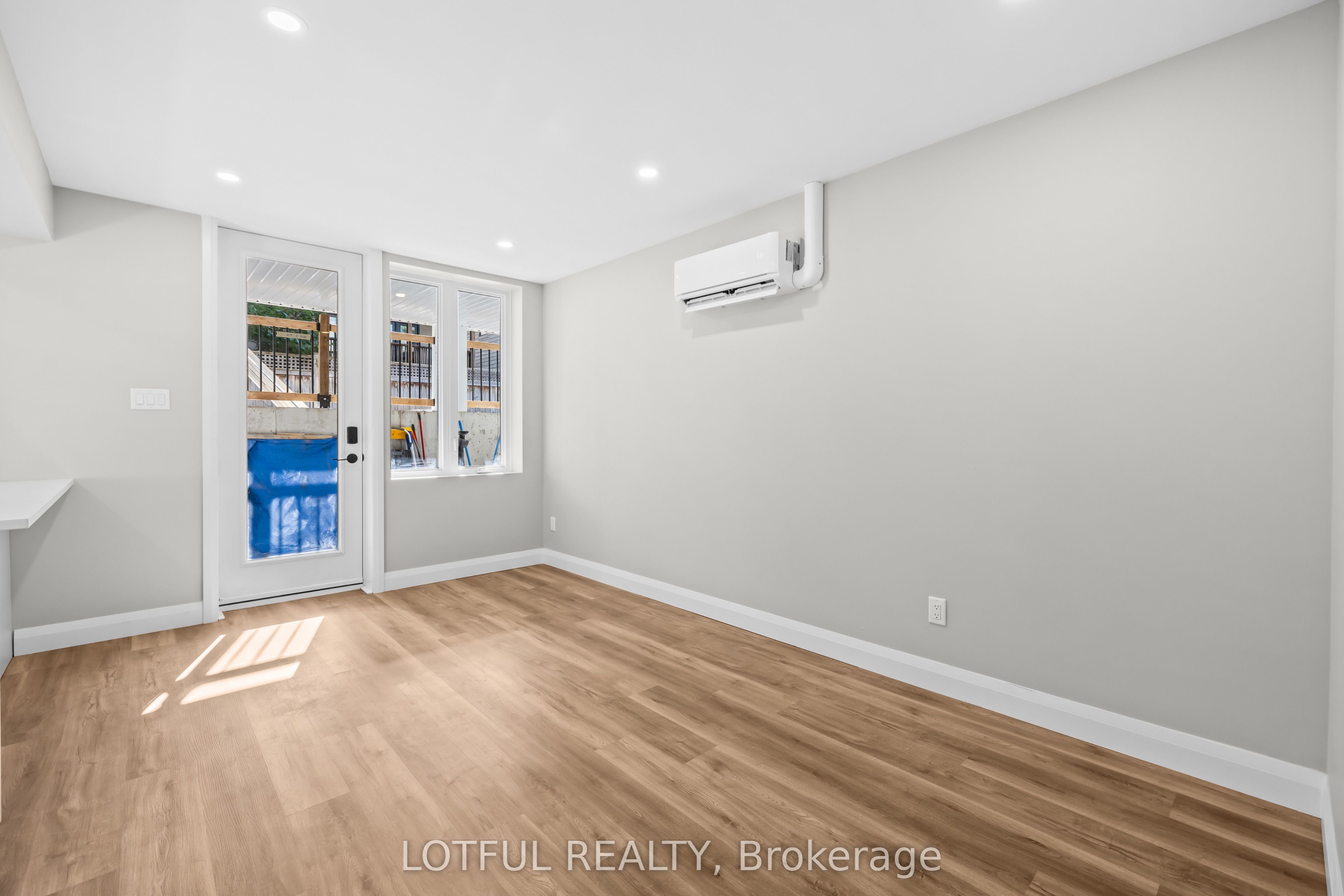 516 Tweedsmuir Avenue W A, Westboro - Hampton Park, ON K1Z 5N9 photo 4