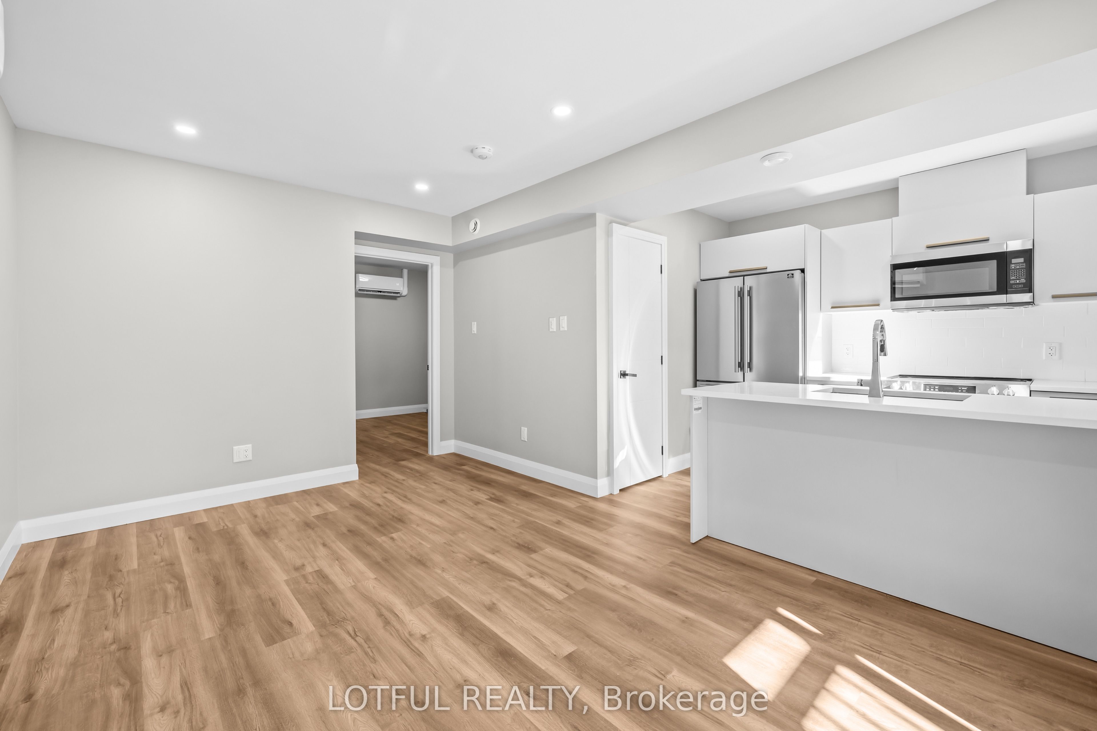 516 Tweedsmuir Avenue W A, Westboro - Hampton Park, ON K1Z 5N9 photo 5