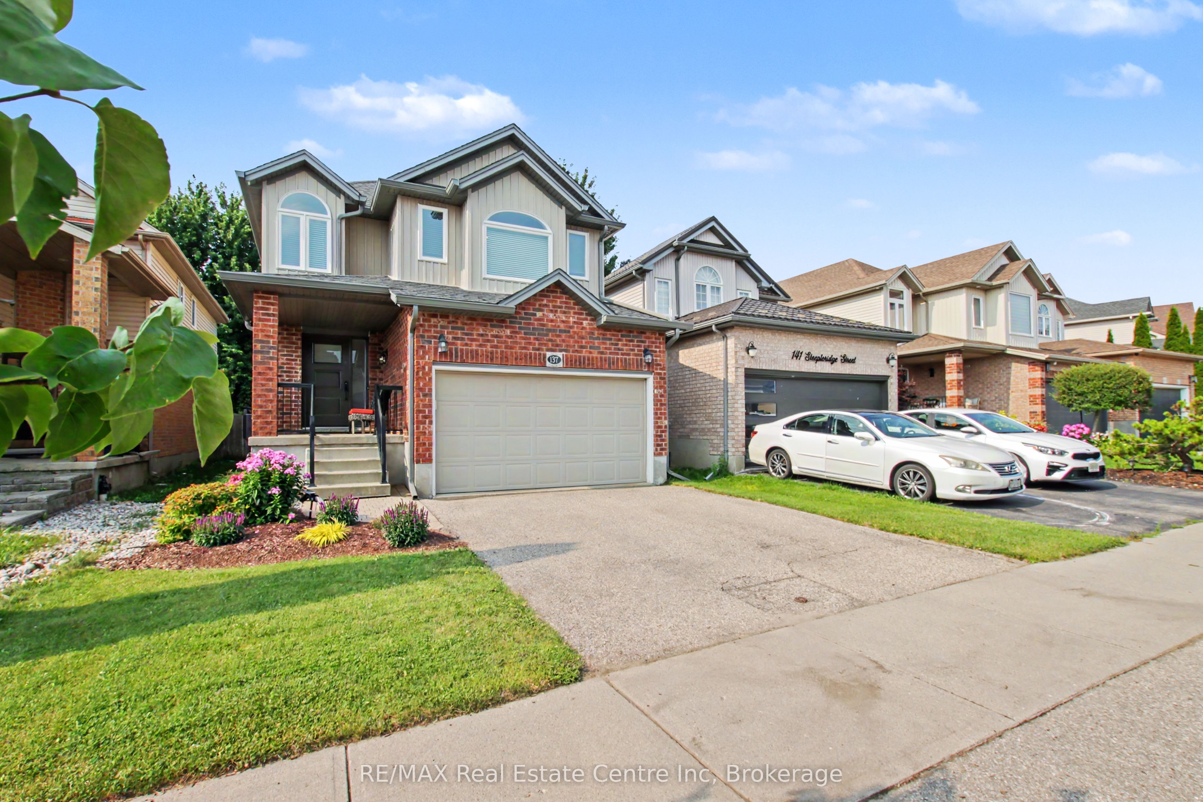137 Steepleridge Street, Kitchener, ON N2P 2W2 photo 3