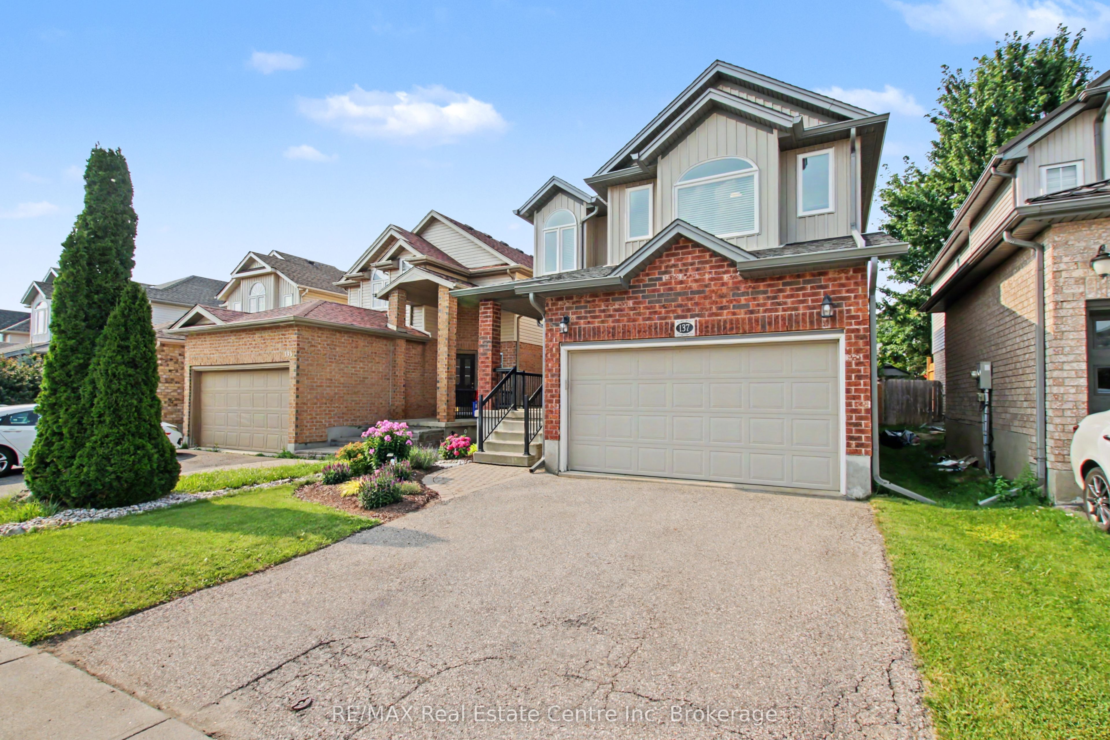 137 Steepleridge Street, Kitchener, ON N2P 2W2 photo 4