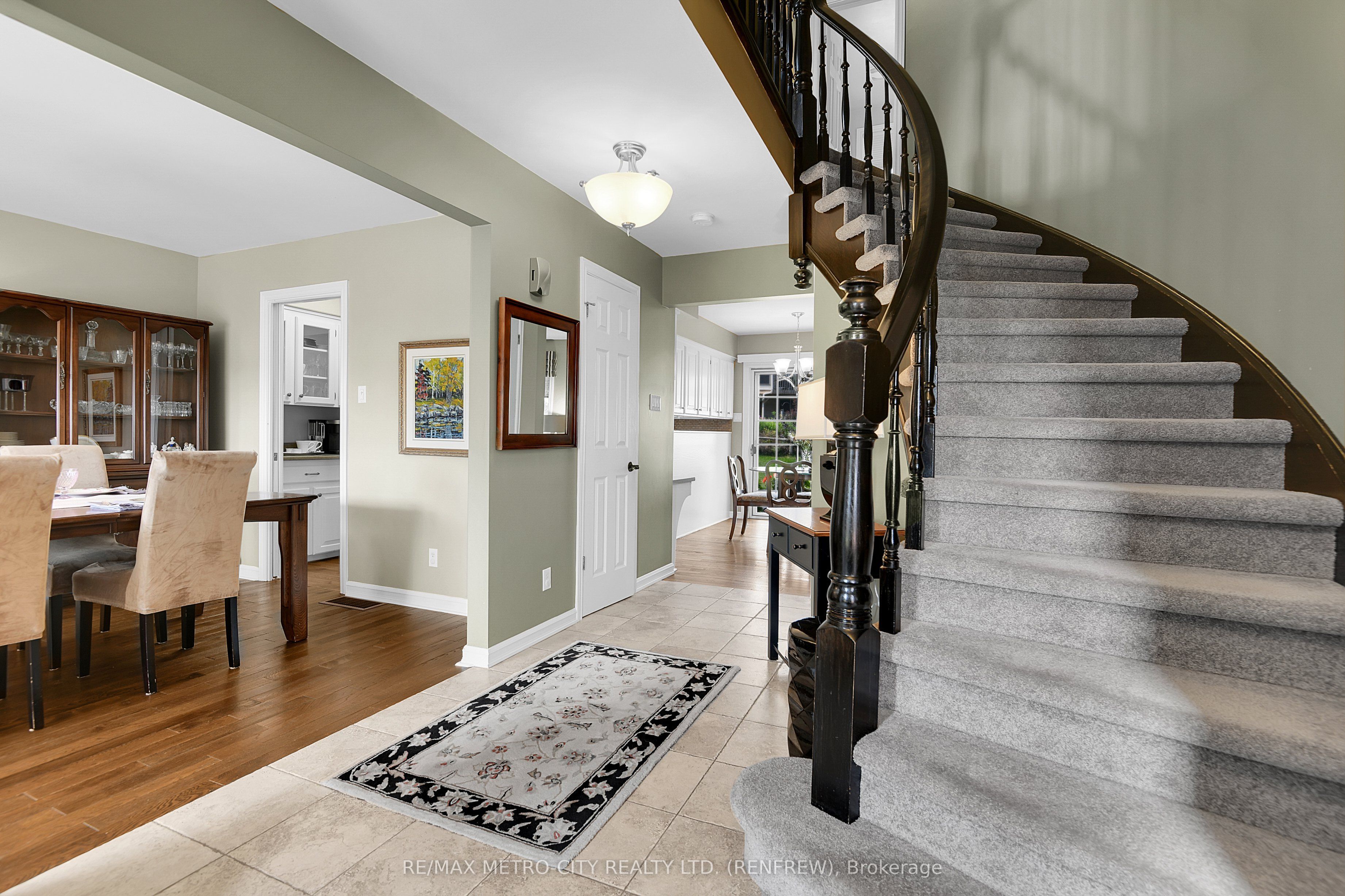 98 Erindale Avenue, Renfrew, ON K7V 4H7 photo 5