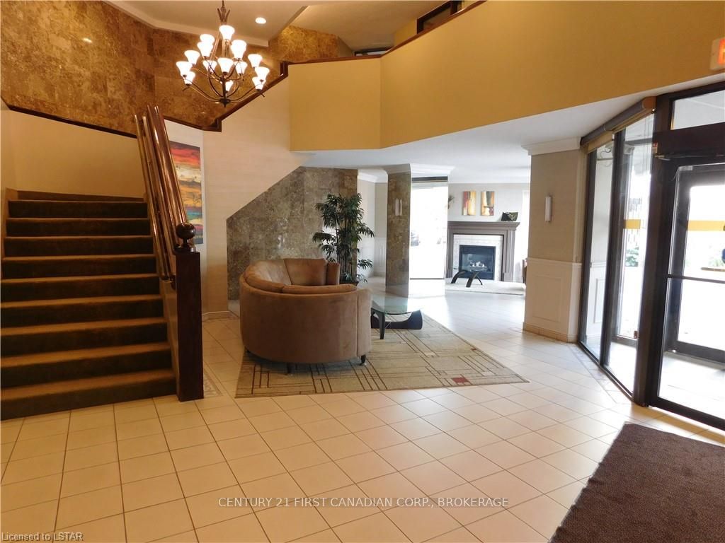 323 COLBORNE Street 2004, London East, ON N6B 3N8 photo 5