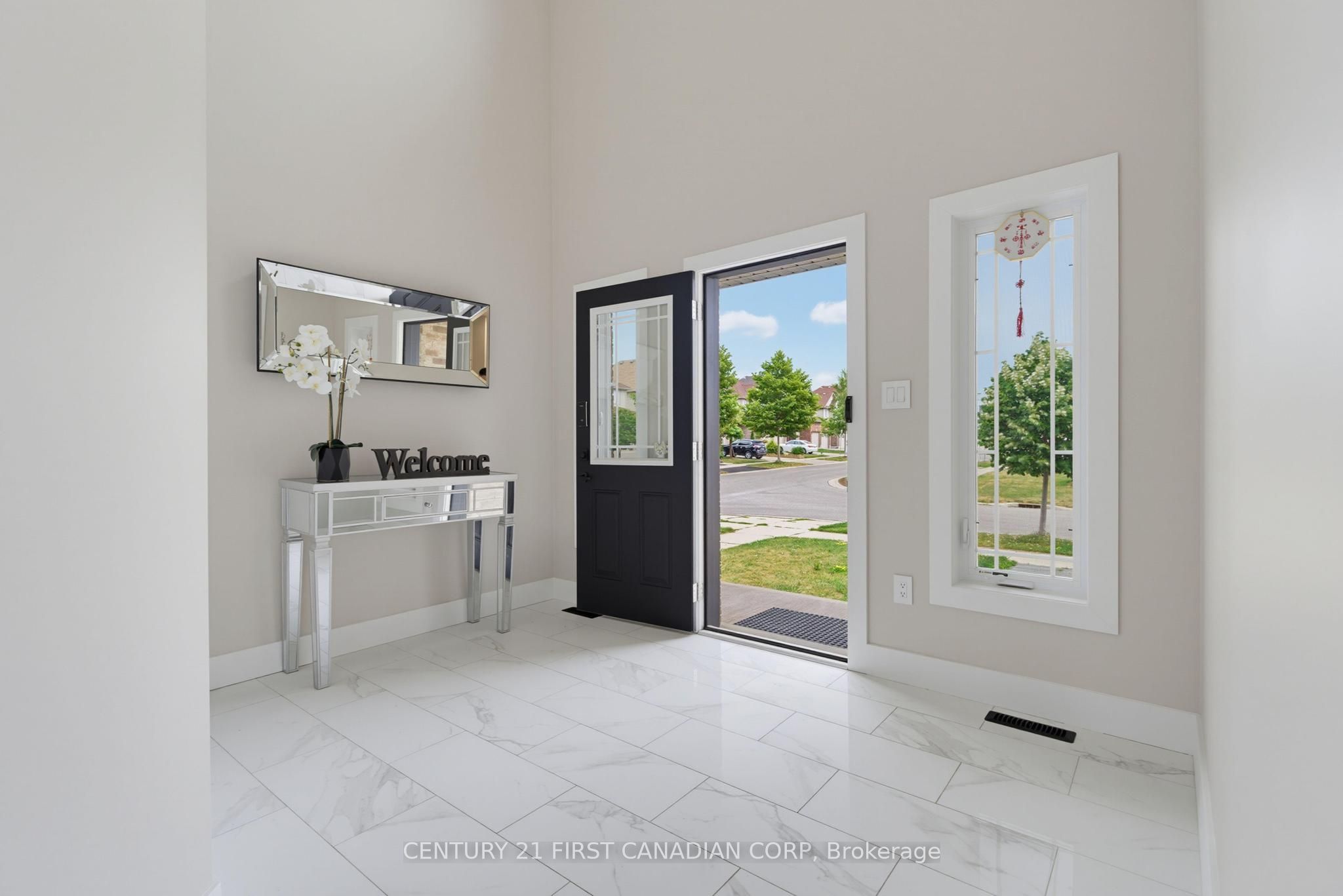 2023 JUBILEE Drive, London North, ON N6G 0H7 photo 5
