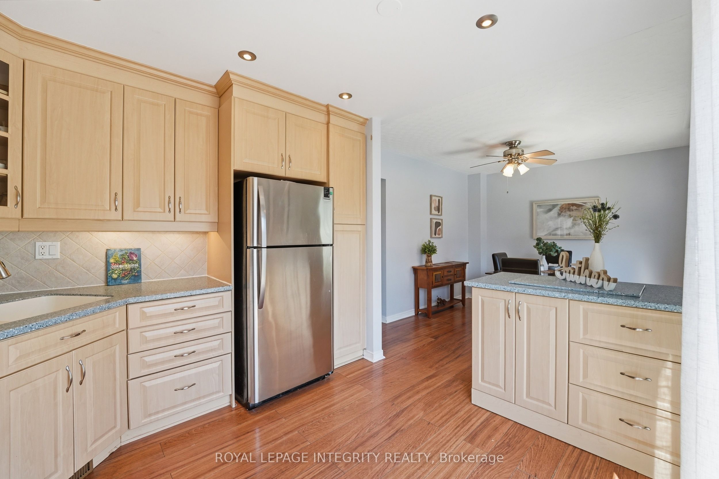 776 Vinette Crescent, Orleans - Cumberland and Area, ON K1E 1W9 photo 4