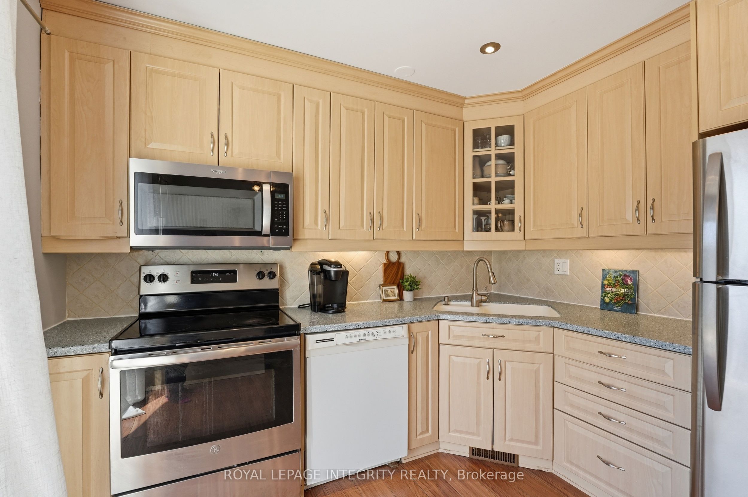 776 Vinette Crescent, Orleans - Cumberland and Area, ON K1E 1W9 photo 5