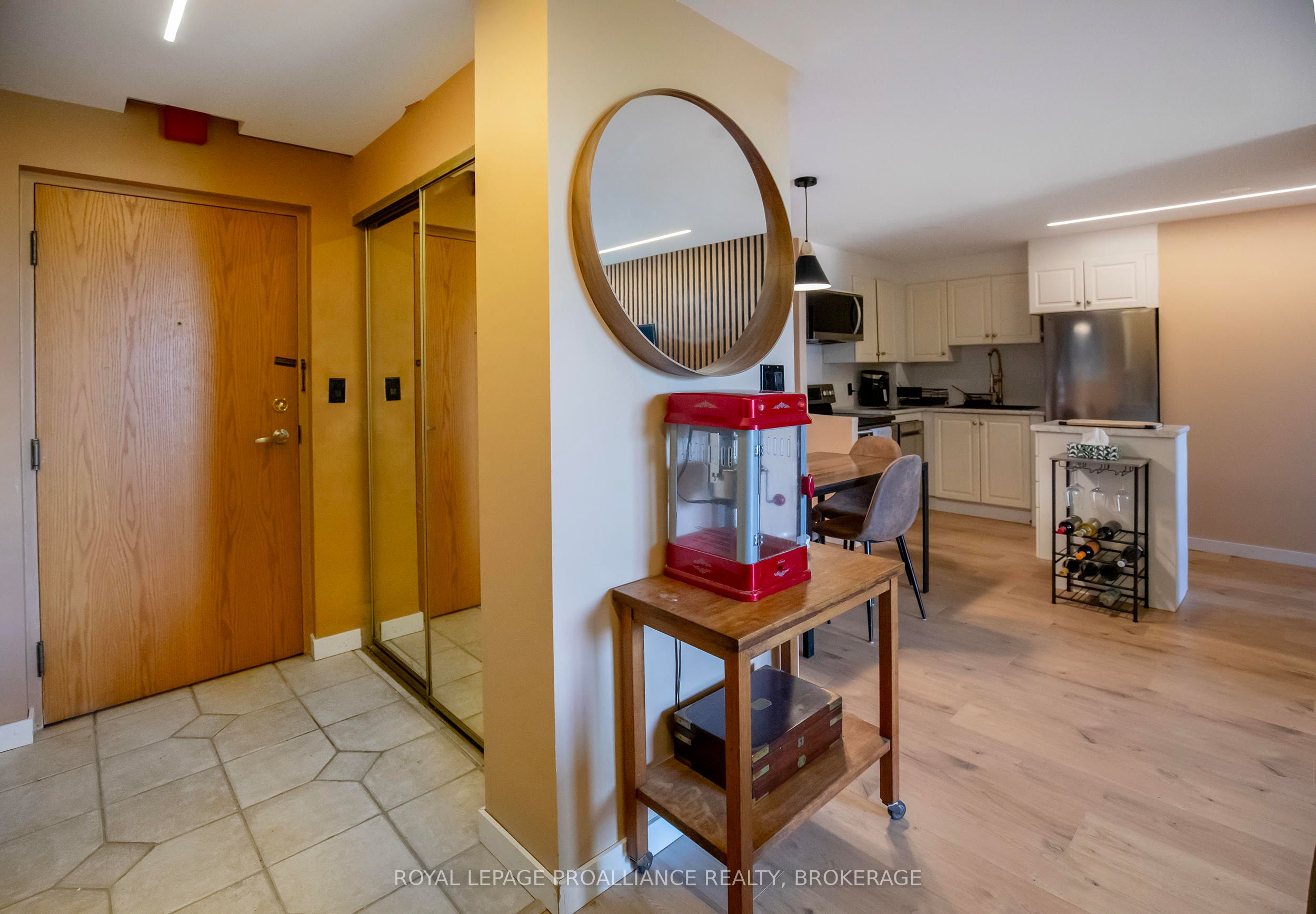 120 Barrett Court 411, Kingston, ON K7L 5H6 photo 2