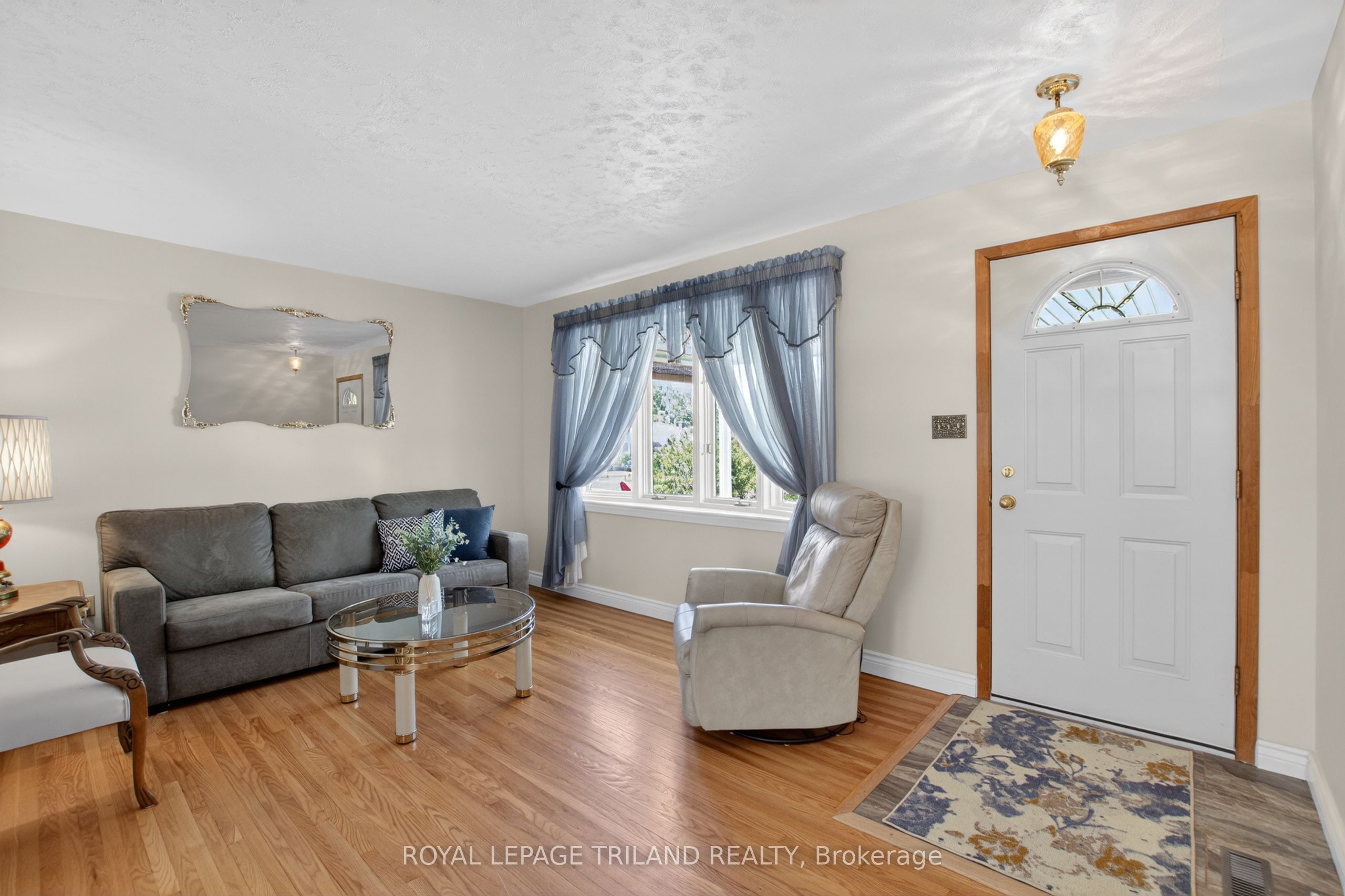 7 THOMPSON Avenue, St. Thomas, ON N5R 1G1 photo 4